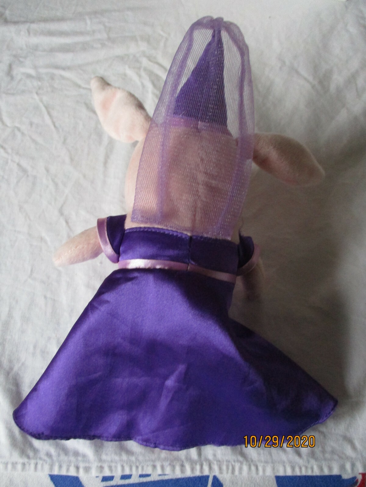 lot of Olivia: 9″ doll in Princess outfit 2 hardcovers