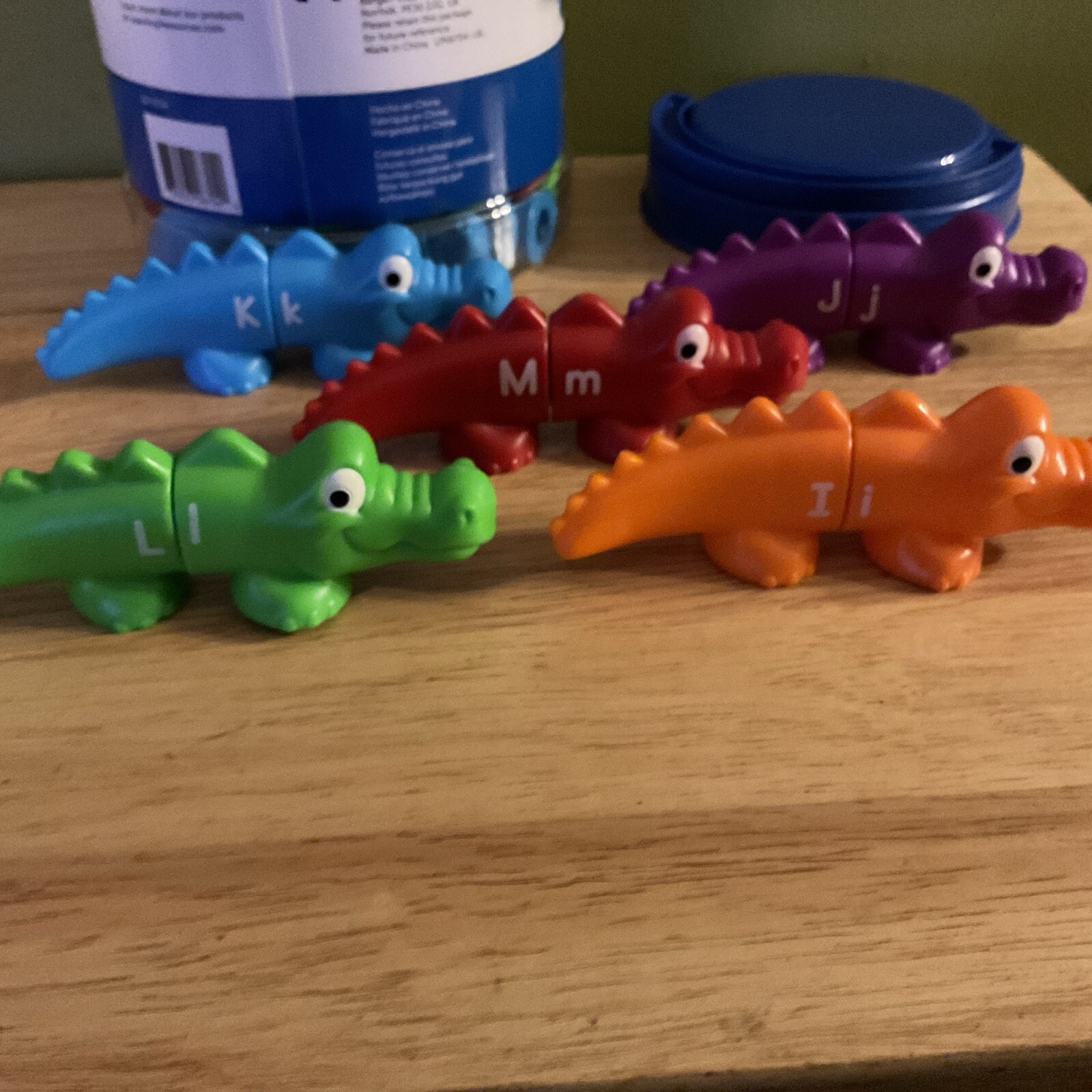 Learning Resources Snap-n-Learn Alphabet Alligators 26 Pieces