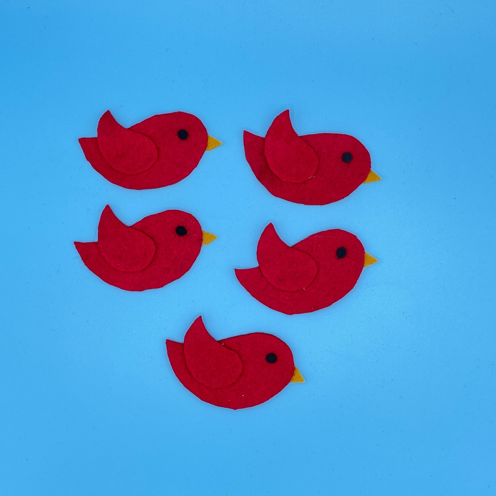 5 Sparkling Red Birds Felt Set – Celebrate Winter, Counting, and Rhyming Fun!