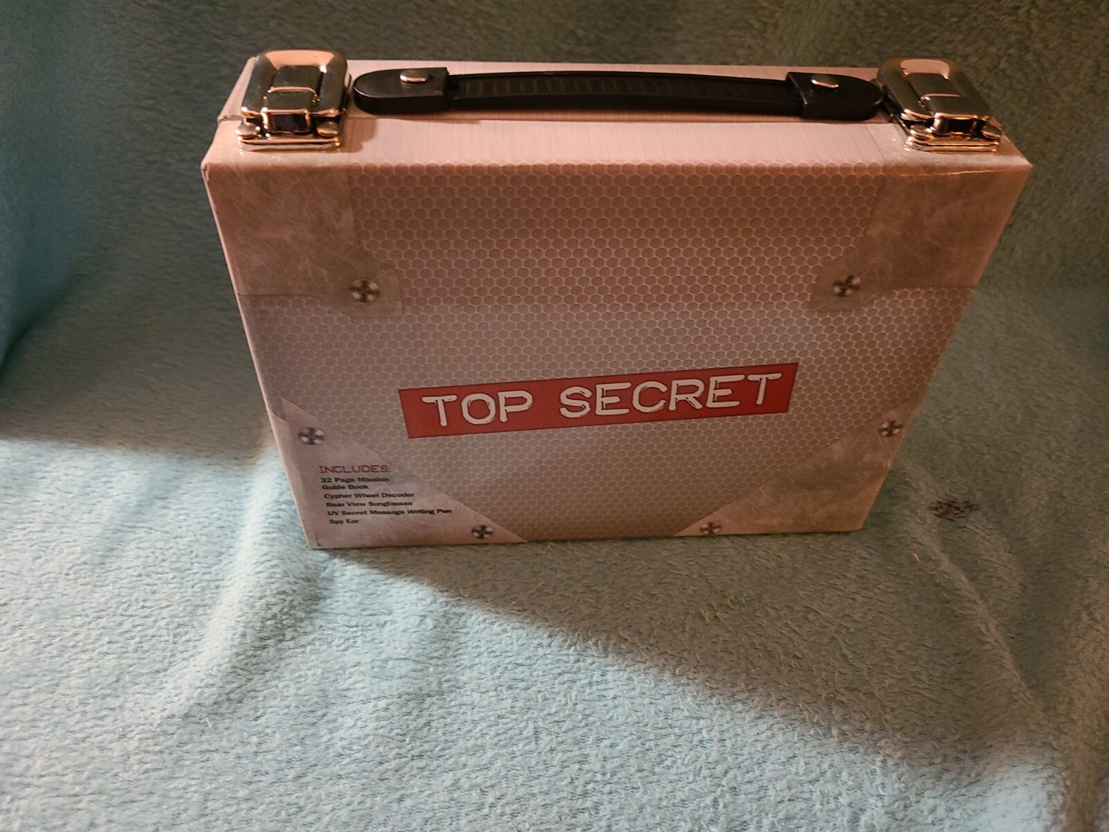 Top Secret I Spy Detective Suitcase and Book Brand New