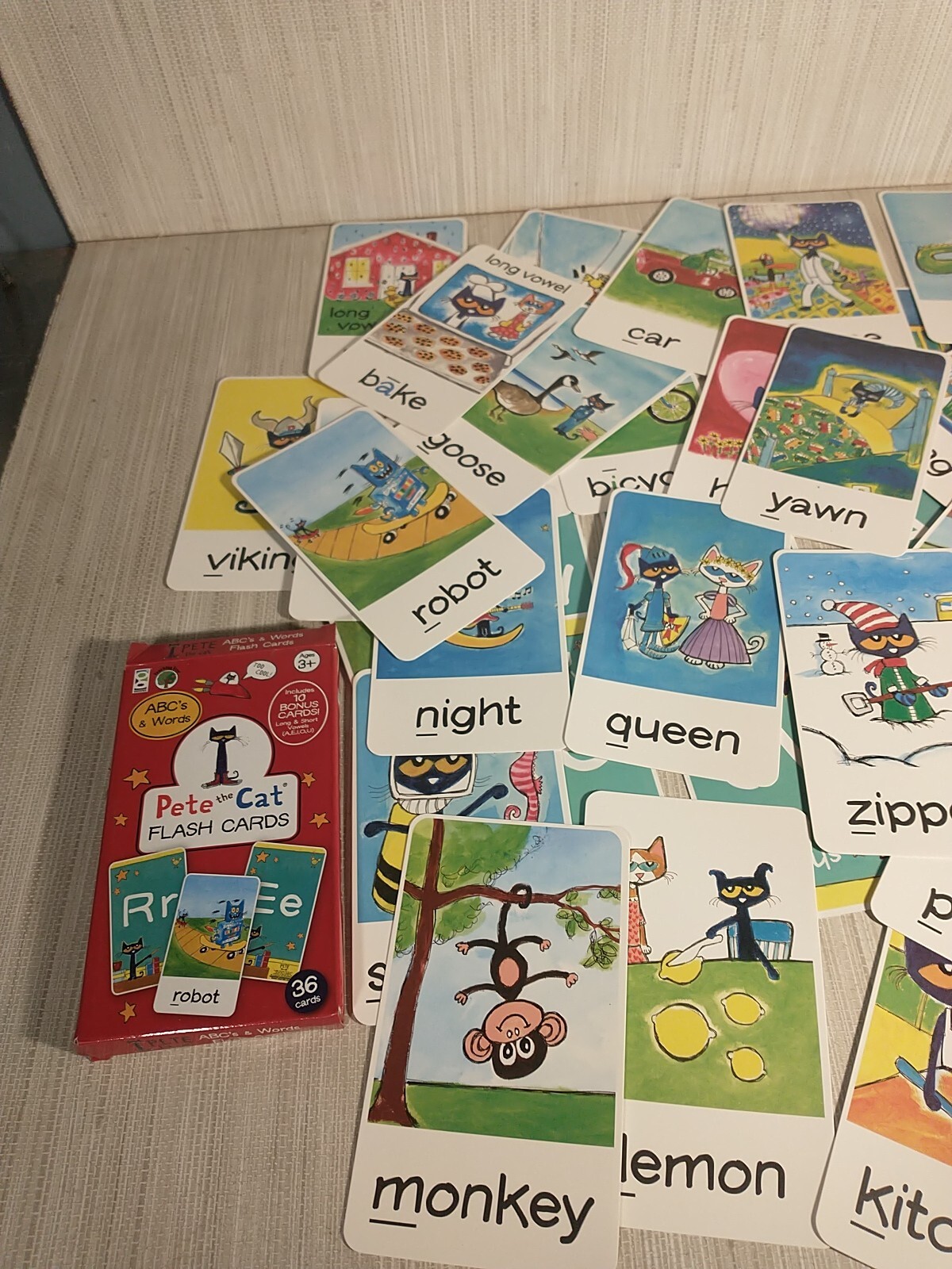 Pete the Cat 36 Flash Cards ABC’s and Words Flash Cards Ages 3+