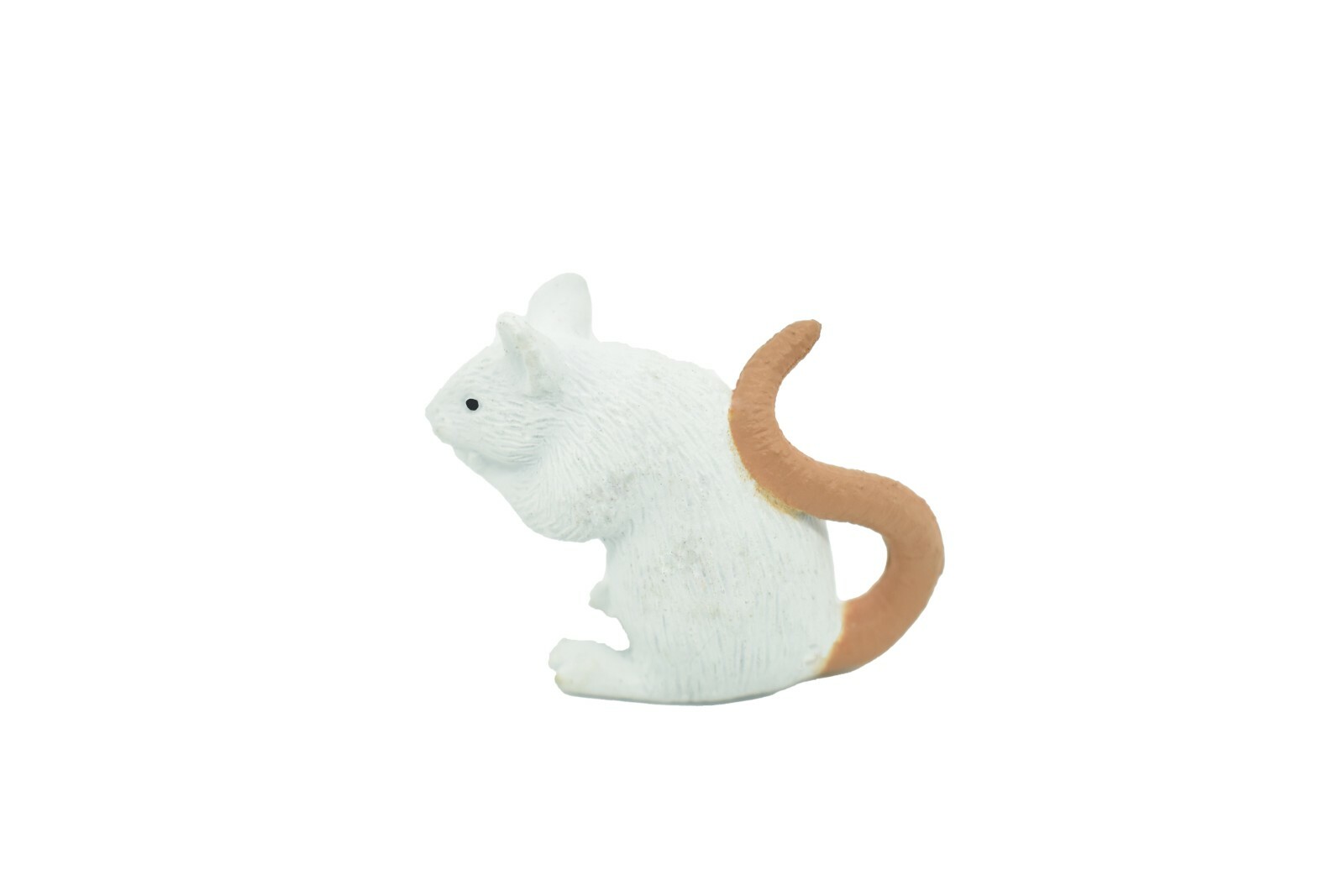 Mouse, White Sitting Plastic Replica 1 3/4IN long 1 1/2IN tall – F1674 B63