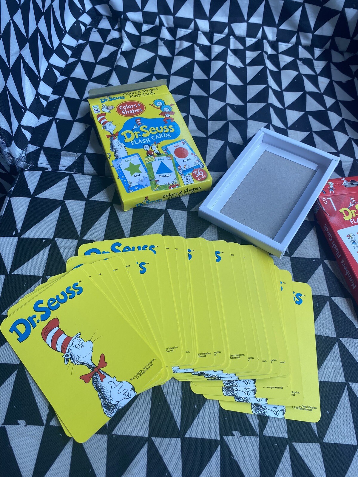 Geddes Dr Seuss Flash Clards Colors and Shapes & Numbers – Lot Of 2