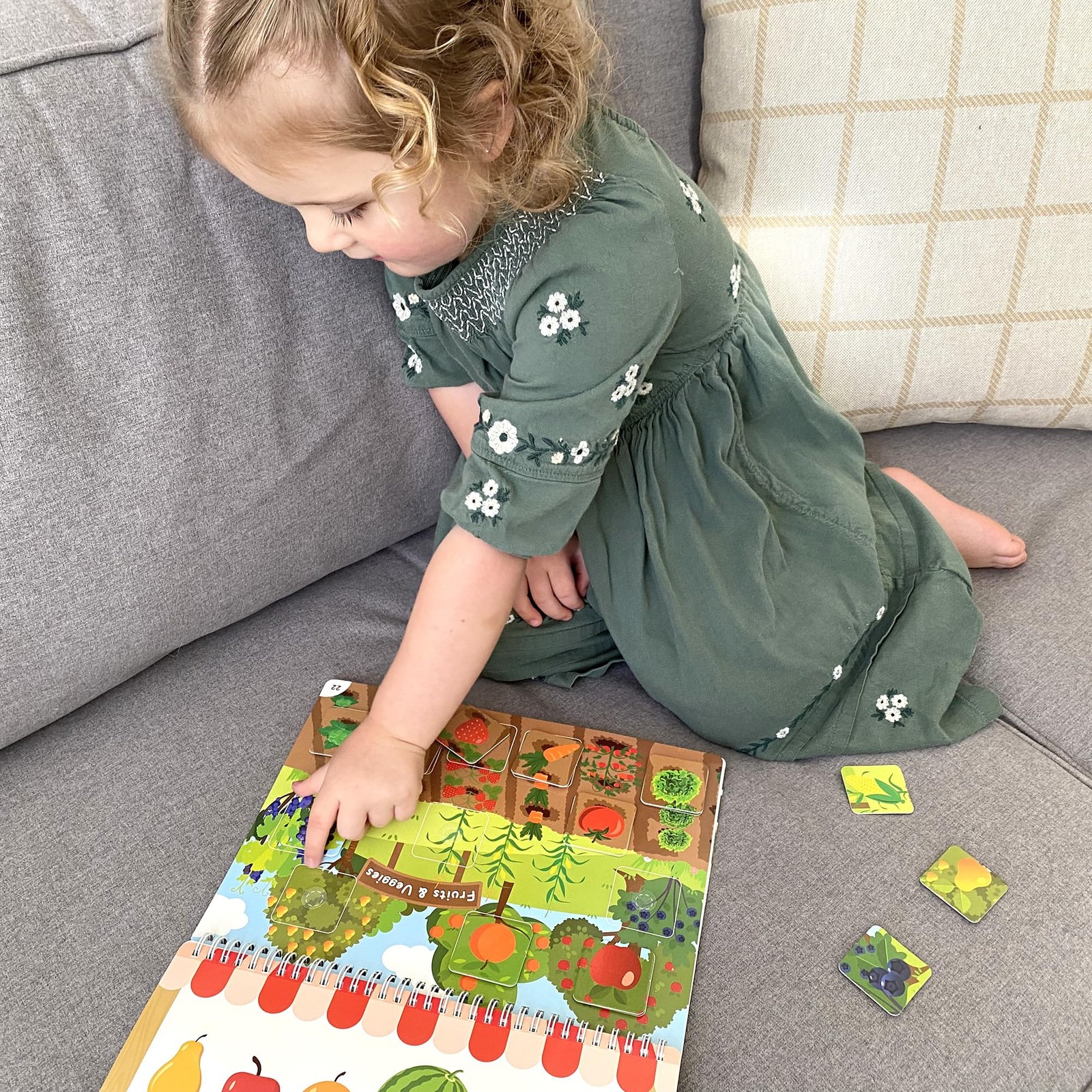 Busy Book for Toddlers, 30 Pages, Pre-Assembled, Preschool Learning Activitie…