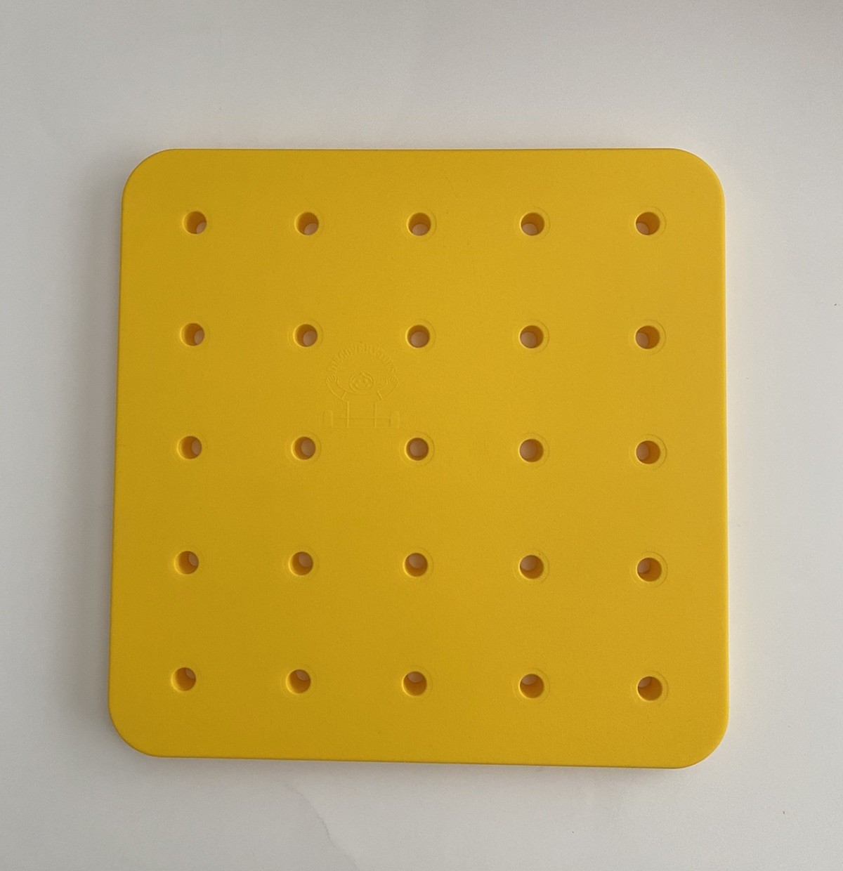 VTG 1980’s Discovery Toys Giant Pegboard Includes Extra Pegs AGES 18 MONS+ *READ