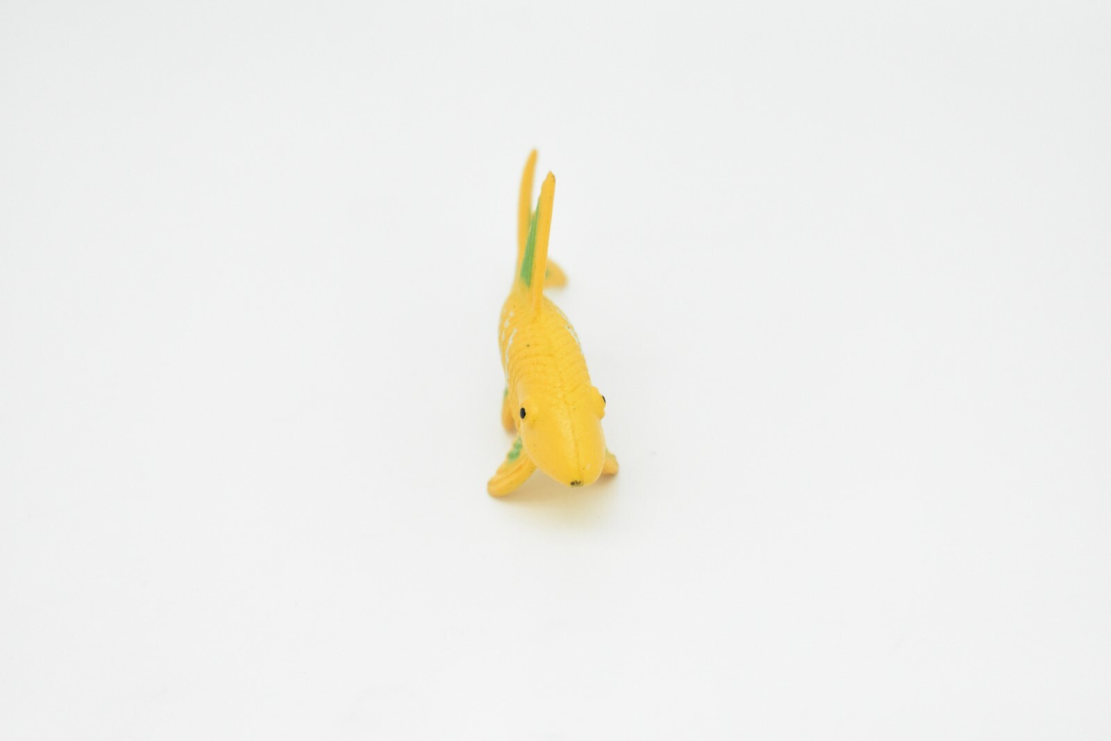 Fish, Coral, Realistic Plastic Yellow Tropical Fish Model, CWG135 BB28 2 1/2″