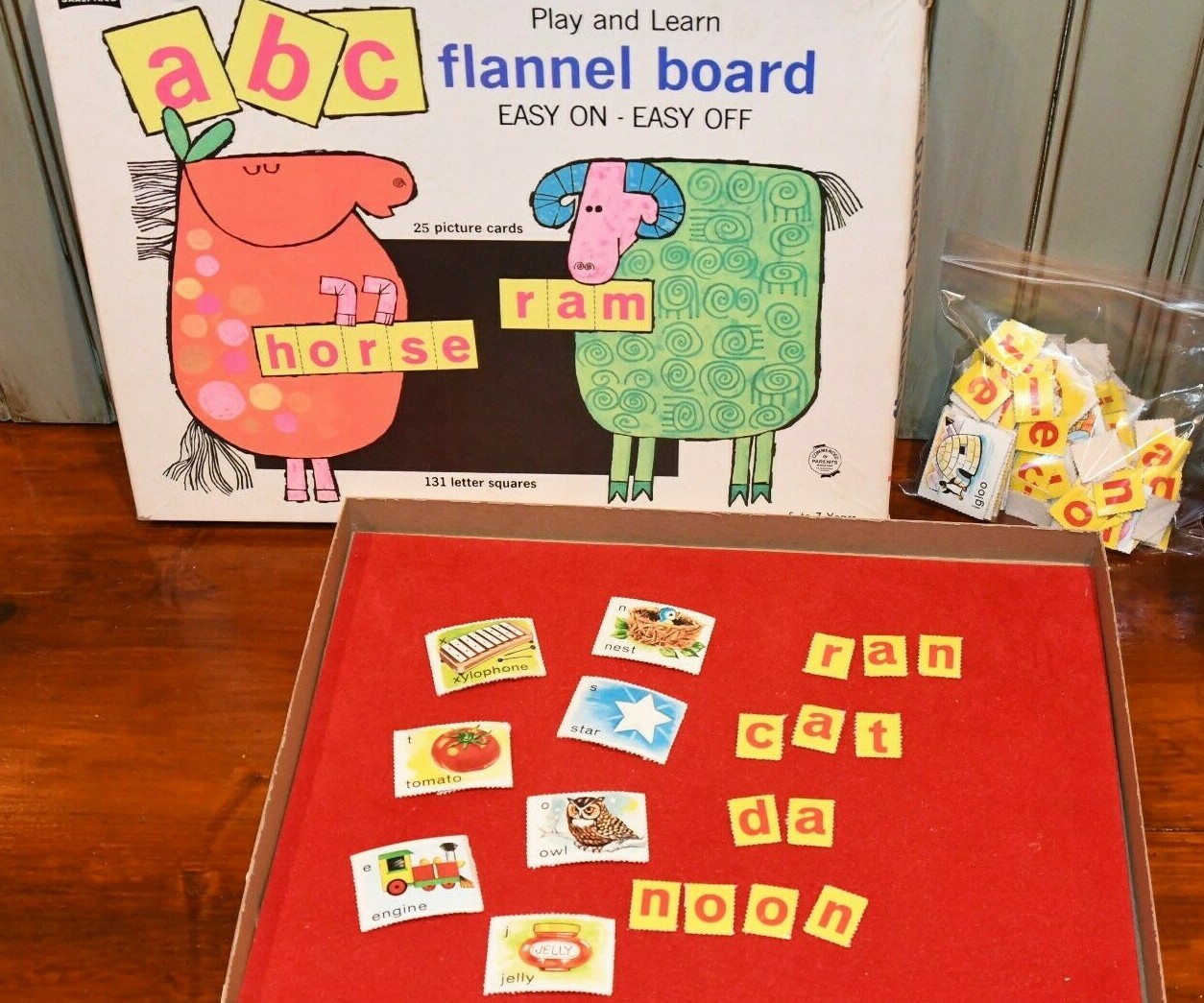 Vintage 1967 Saalfield ABC Flannel Board Set COMPLETE Letters Alphabet Learning