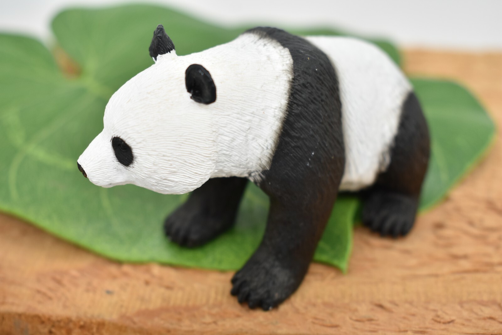 Panda Sitting Plastic Replica Museum Quality 3 1/2″ M068 B642