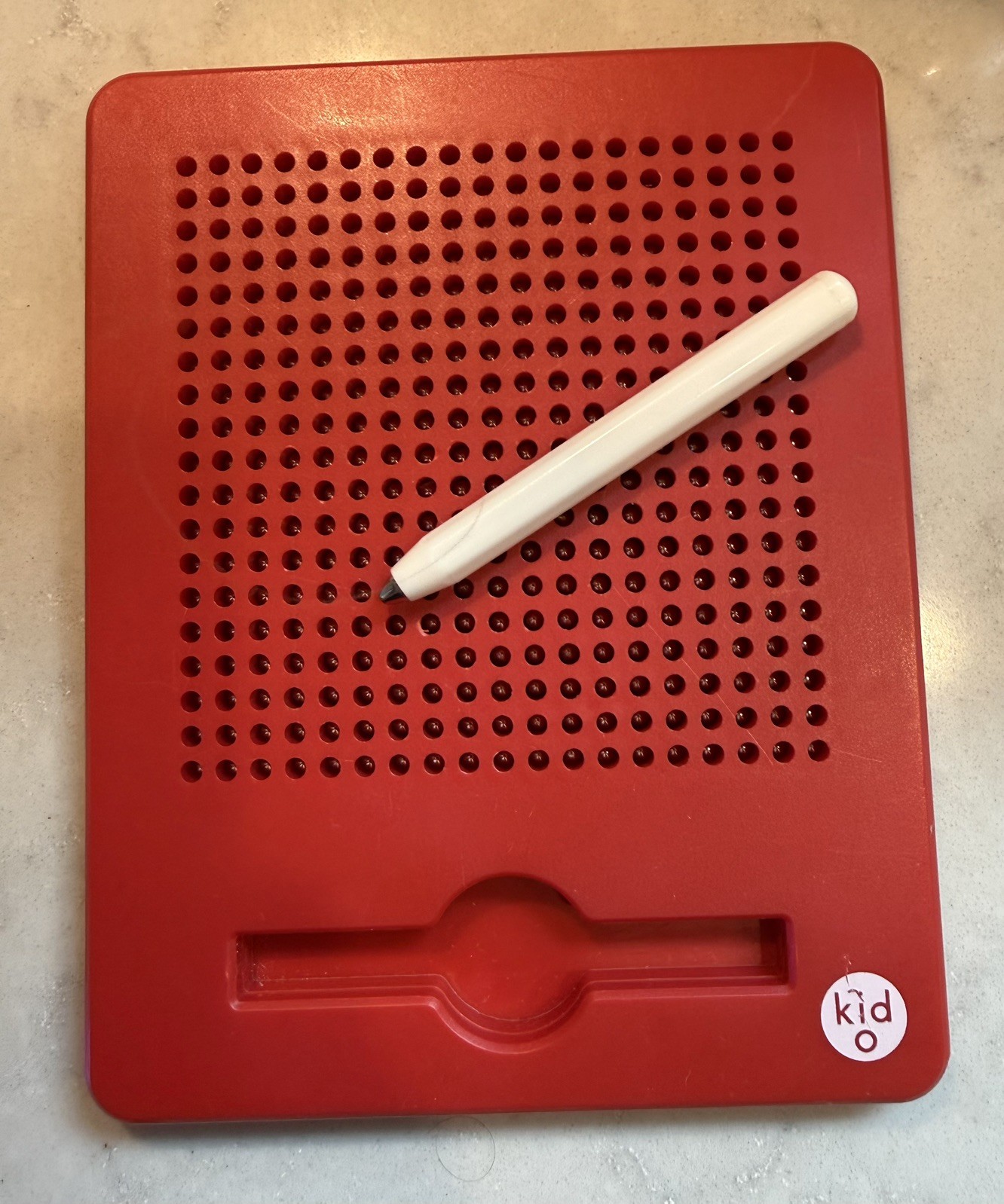The Original Kid O Free Play Magnatab Tablet & Magnetic Pen for Drawing Red