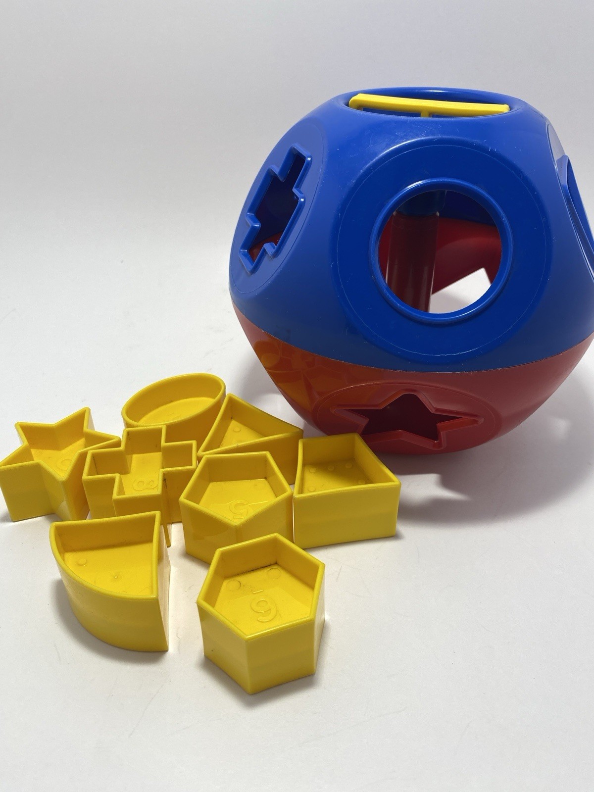 Vintage Tupperware Shape O Ball Sorter Children’s Learning Toy Red/Blue 8 Shapes