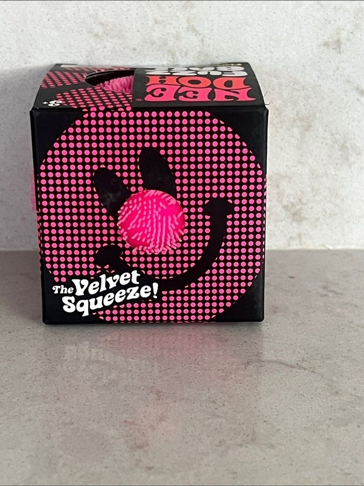 NeeDoh Fuzz Ball Flower Power Pink
