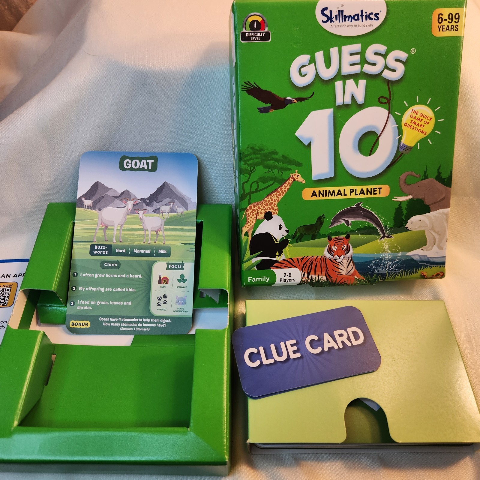 Guess in 10 Animal Planet Card Game by Skillmatics EUC