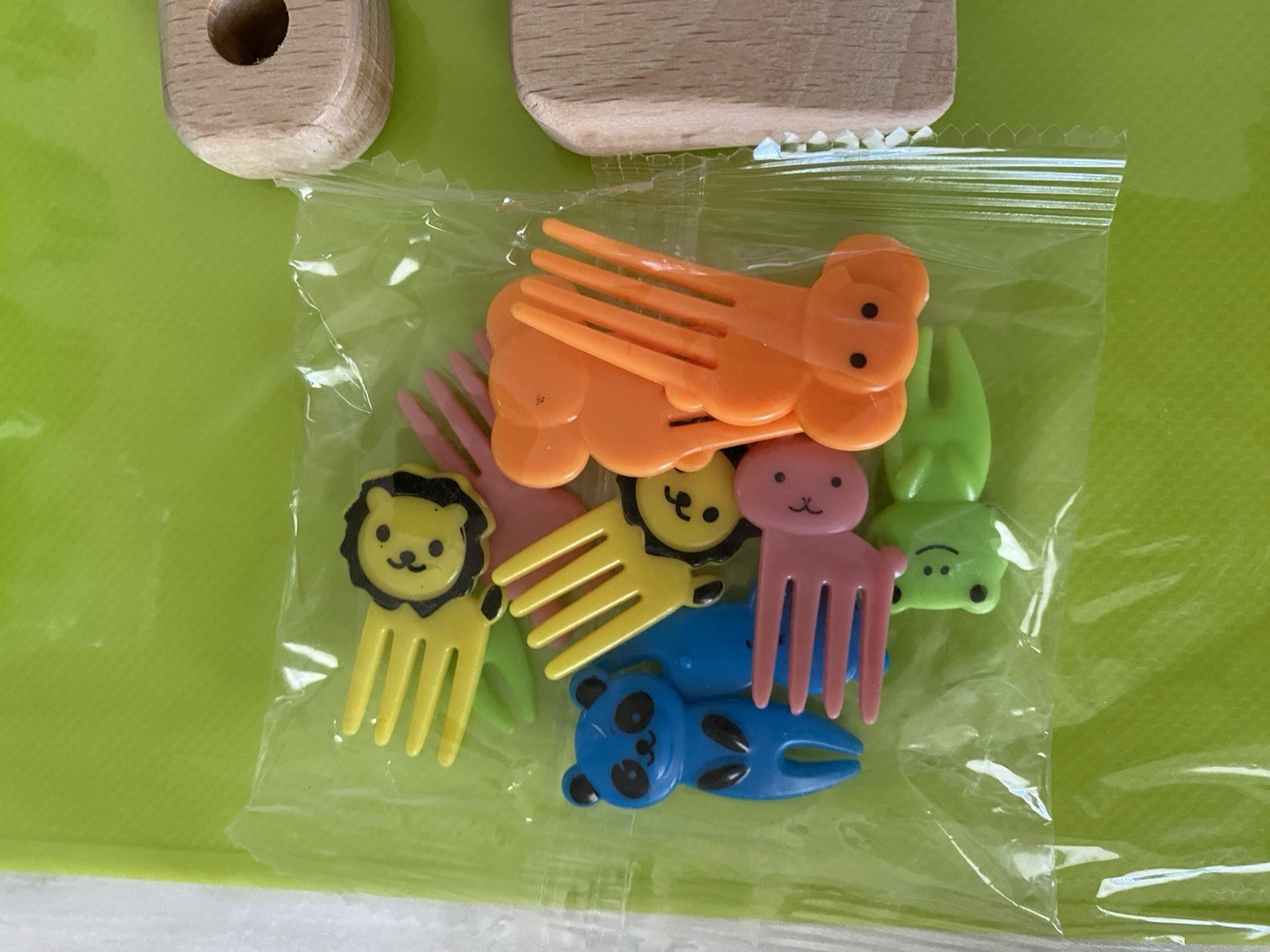 Momo’s Den Montessori Kitchen Tools For Toddlers 24 Pieces Kids Kitchen Set