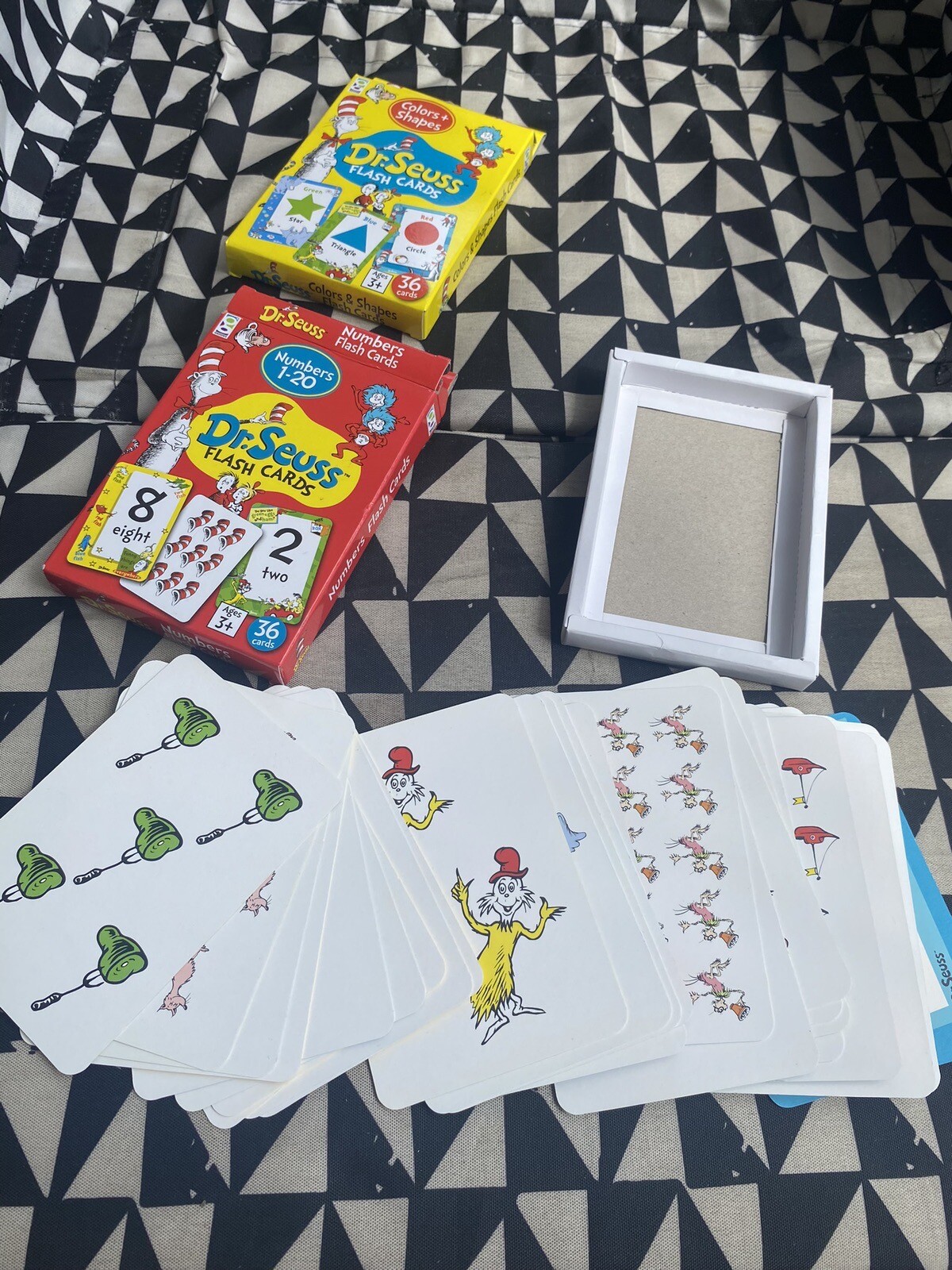 Geddes Dr Seuss Flash Clards Colors and Shapes & Numbers – Lot Of 2