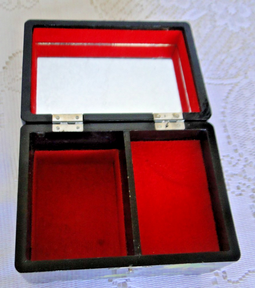 ASAHI Jewelry Box Music Box Lacquered Wood Black Mother Of Pearl Asian Decor