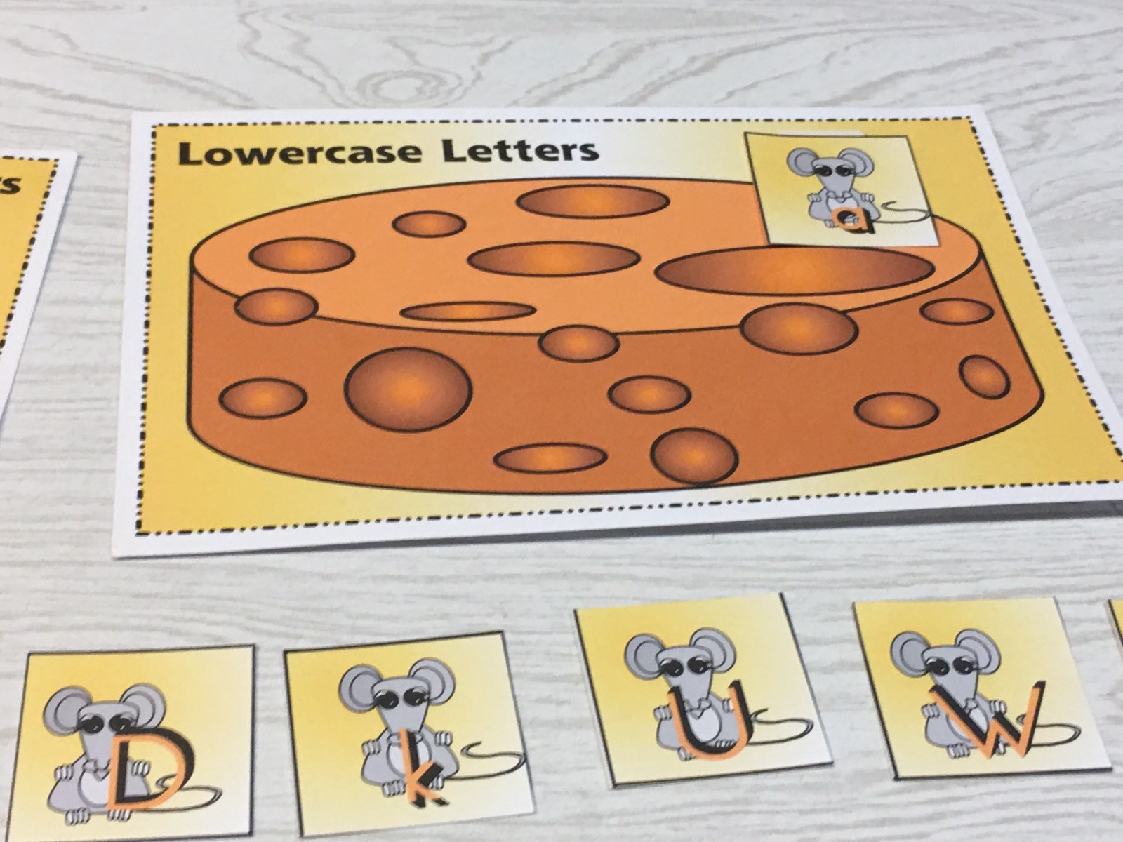 Upper And Lower Case Mouse Sort -Laminated Activity Cards Set