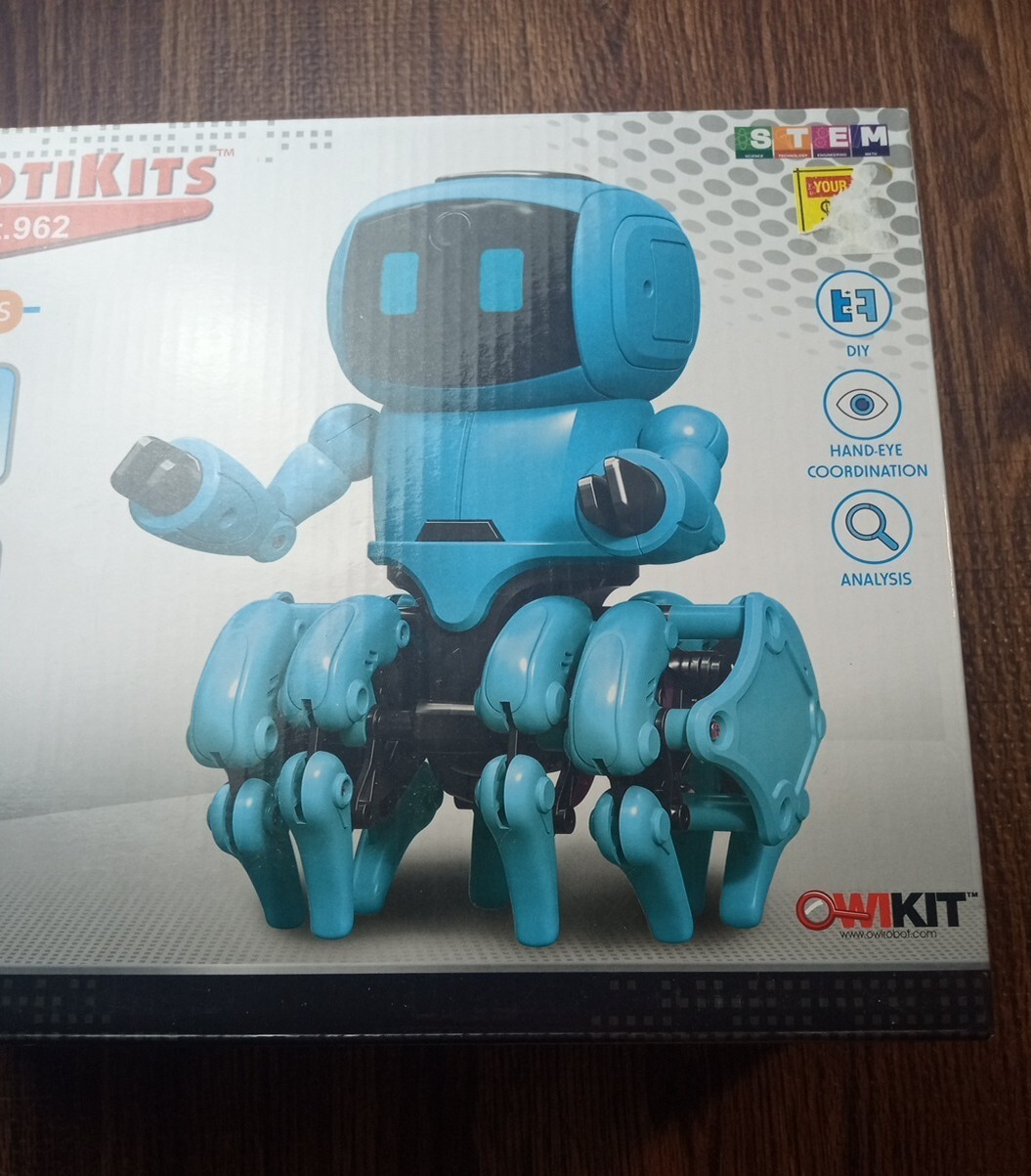 KikoRobot.962 STEM “Robotikits” Robot Assembly Kit with I/R & Al Technology