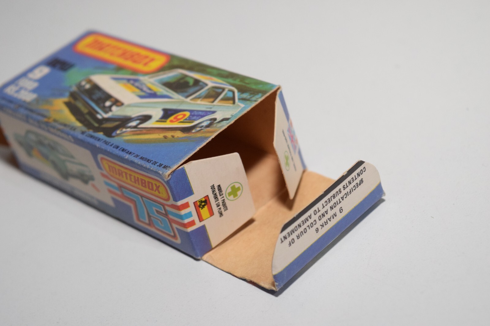 A94 1:64 3 INCH MATCHBOX SUPERFAST 9 FORD RS.2000 RS2000 RALLY WHITE MIB
