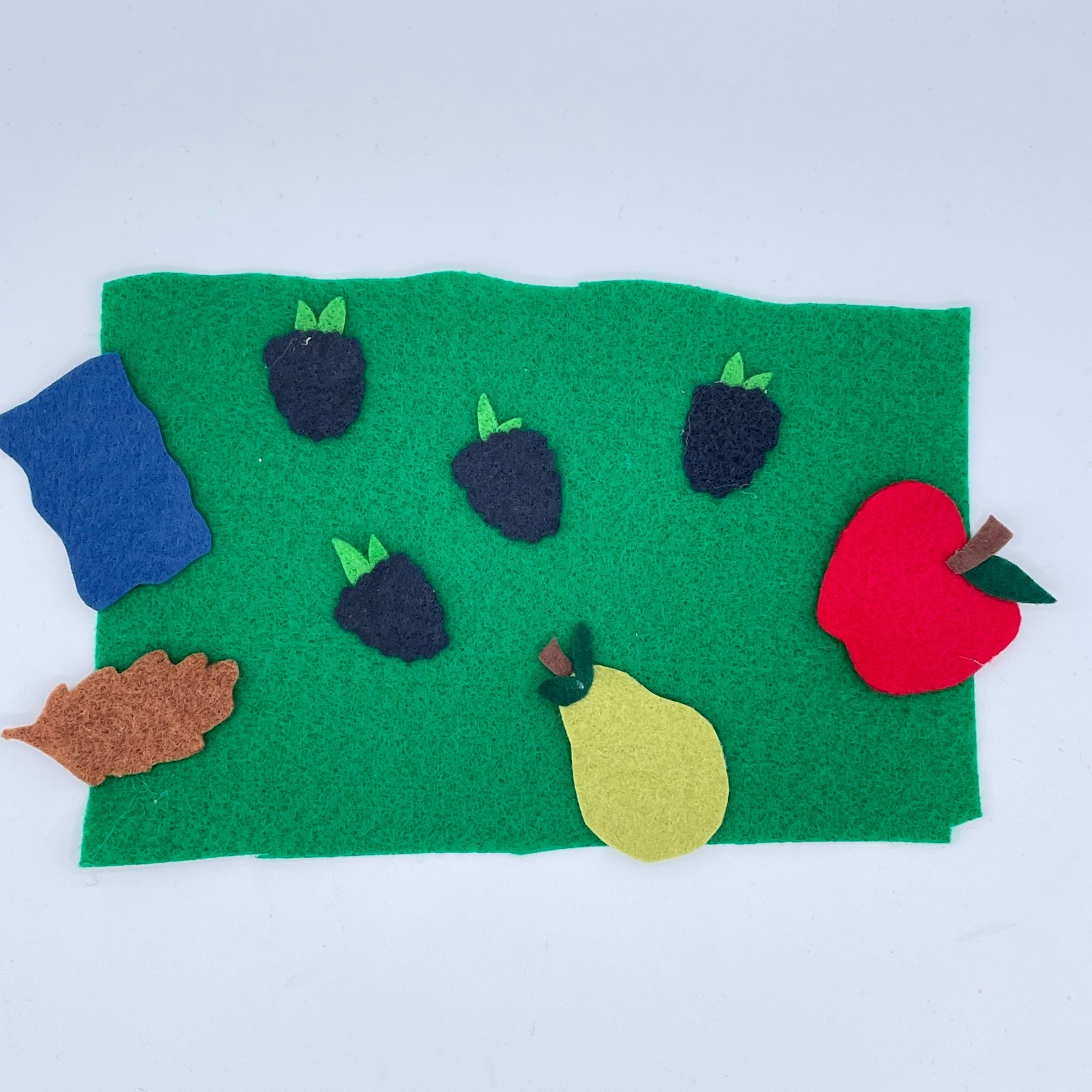 Hedgehog Has Apple Trouble – Sample Set for Felt /Flannel Board Play