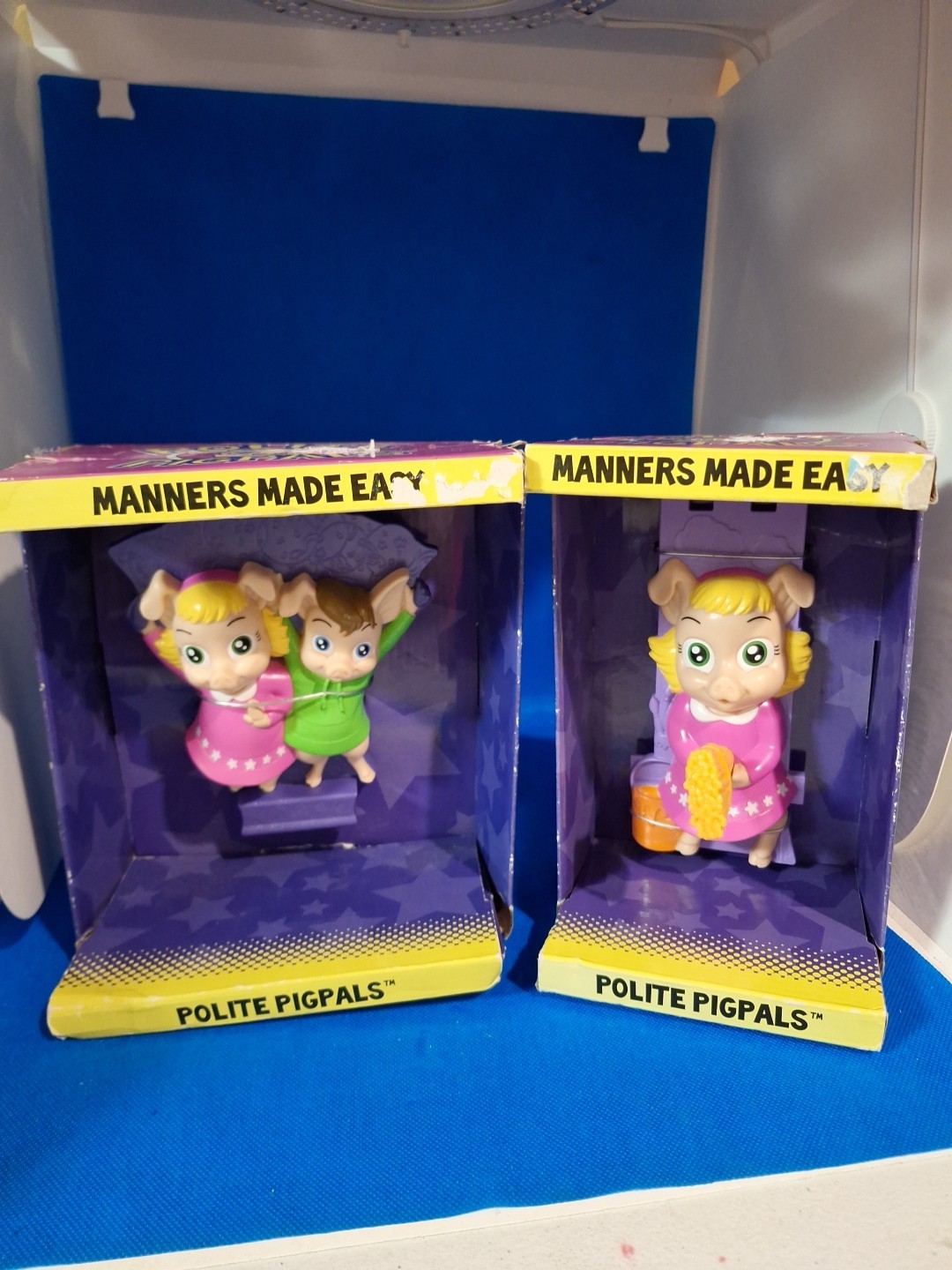 2 Polite Pigpals, Manners Made Easy. 2015, They Talk,