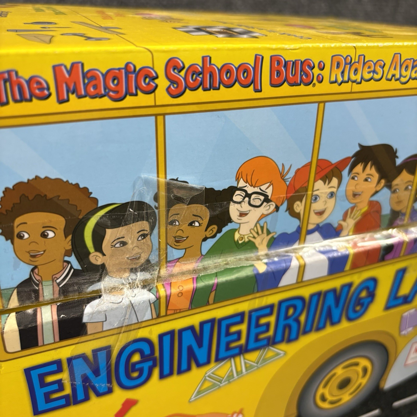 Scholastic-The Magic School Bus Engineering Lab – Ages 5+ – Young Scientist Club