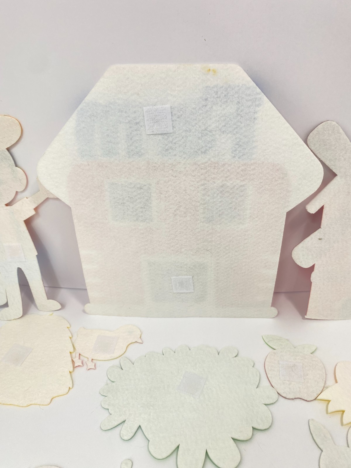 Farm Animal Felt Story Set – Hook‑and‑Loop Backing – 30+ Pieces Preowned Wear