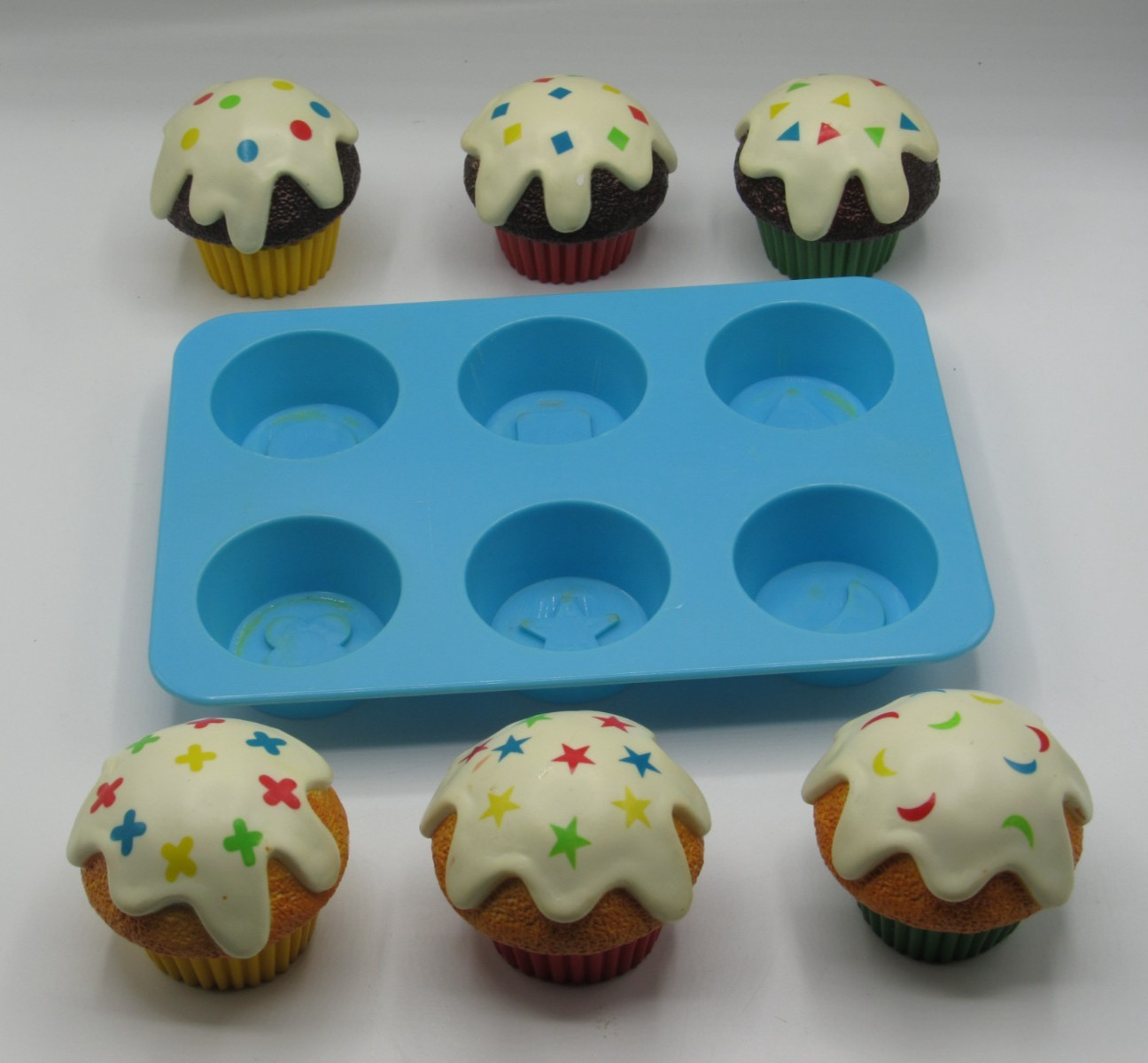 Discontinued Melissa & Doug Learning Resources Shape Sorting Cupcakes with Pan