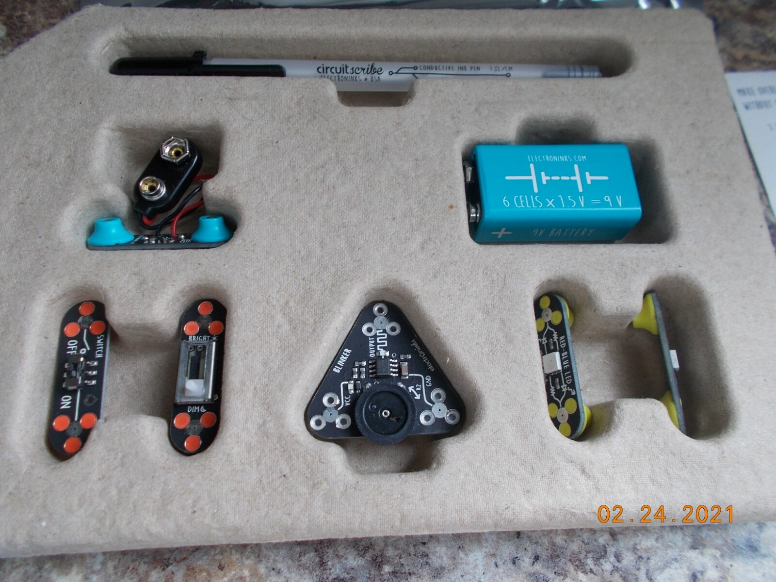 Circuit Scribe Circuit Drawing Kit, Complete, Excellent, includes new Pen