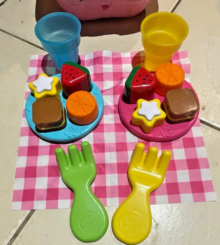 Leapfrog Shapes and Learning Picnic Basket Interactive Pink and Blue Full Set