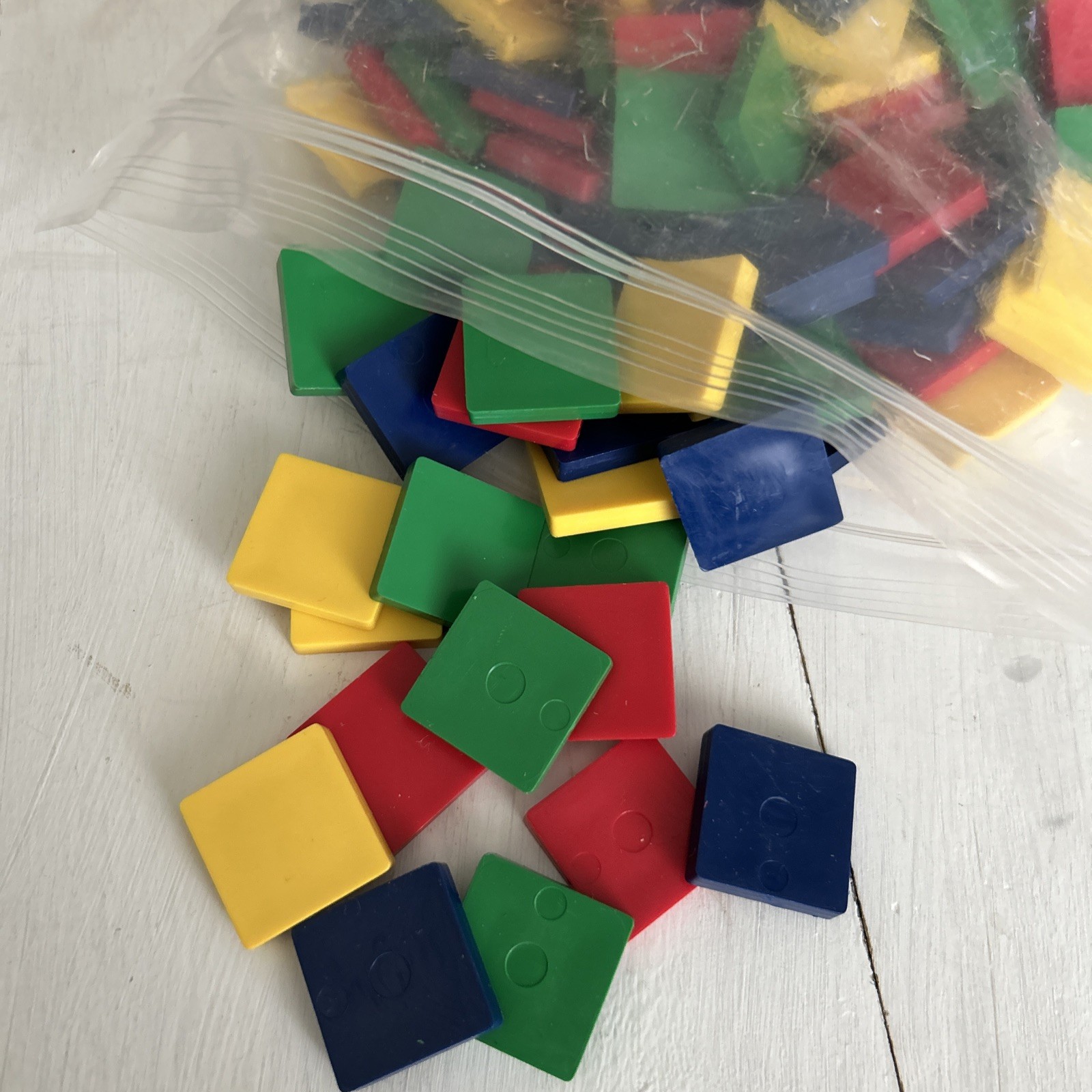 Rightstart Learning Toys 200 Centimeter Cubes, 2 Tangrams, 200 Color Tiles