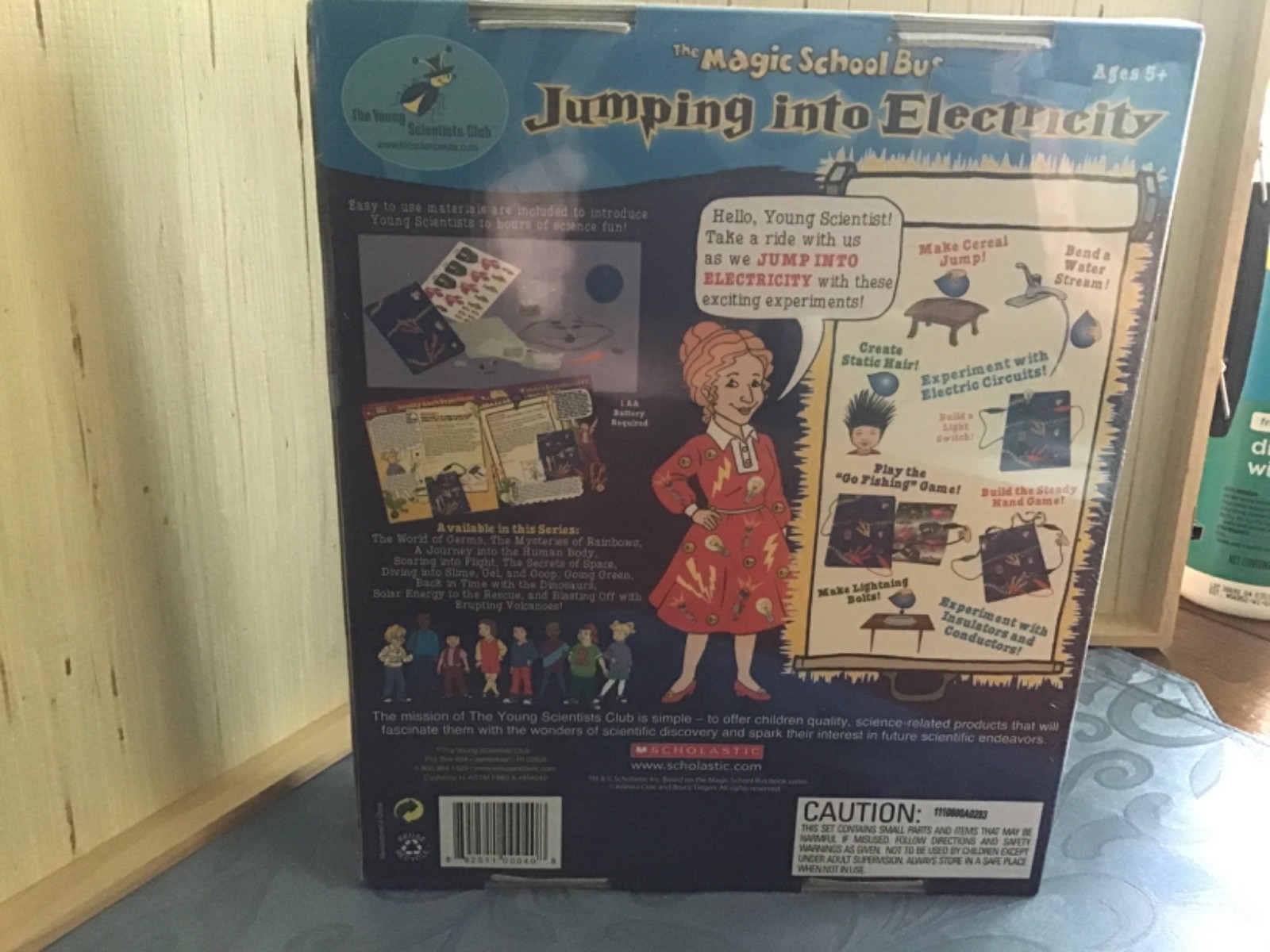 THE MAGIC SCHOOL BUS Jumping Into Electricity Kit *NEW & SEALED*
