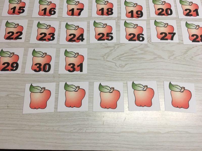 Apple Theme September – 31 Laminated Calendar Squares + Blank Cards