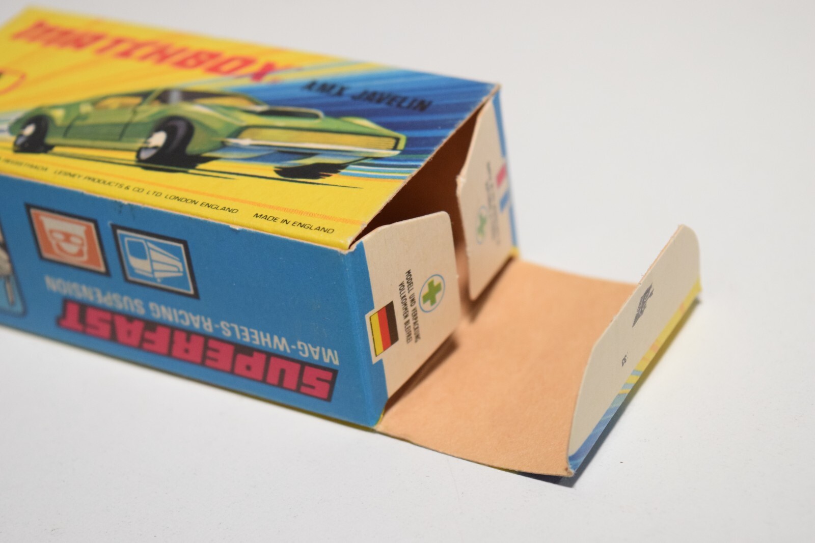 A94 1:64 3 INCH MATCHBOX SUPERFAST 9 AMX JAVELIN METALLIC GREEN MIB