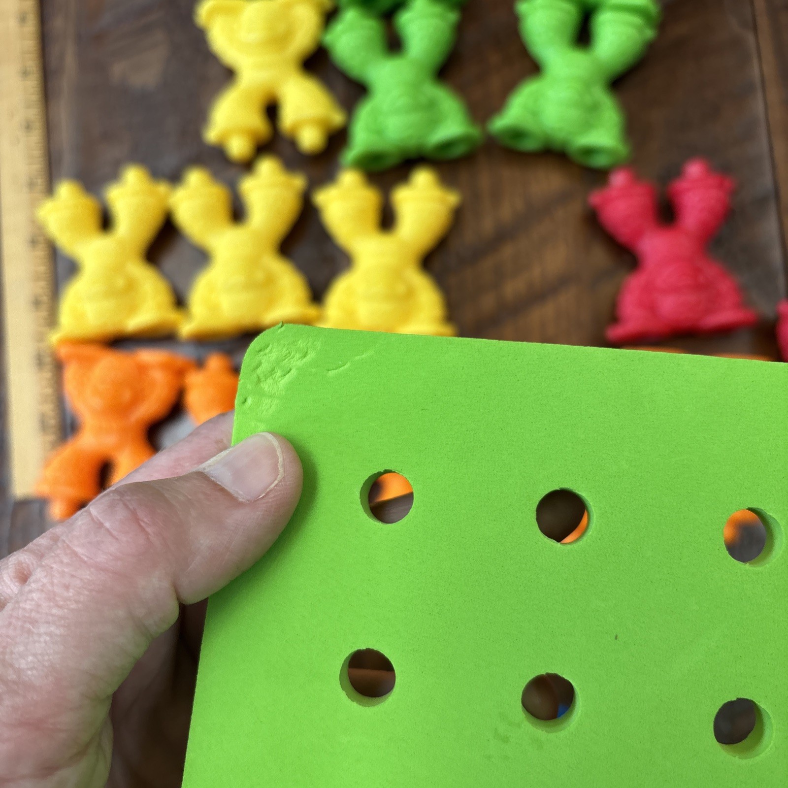 Lauri Tall-Stackers Mighty Monkey 25 Pegs & Green Pegboard Set, complete gorilla
