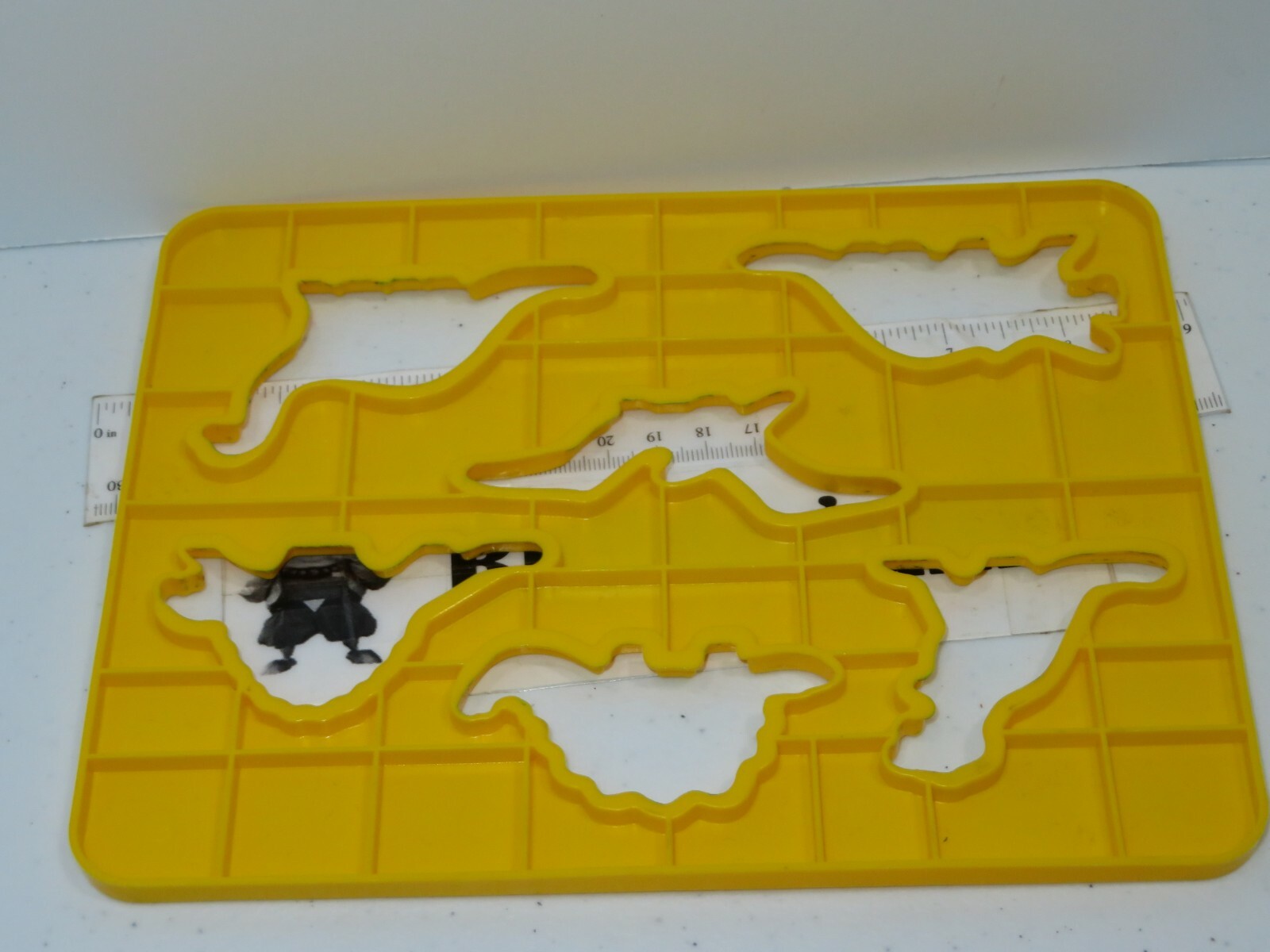 1984 Discovery Toys Place & Trace Plastic Yellow Stencil Replacement Part Only