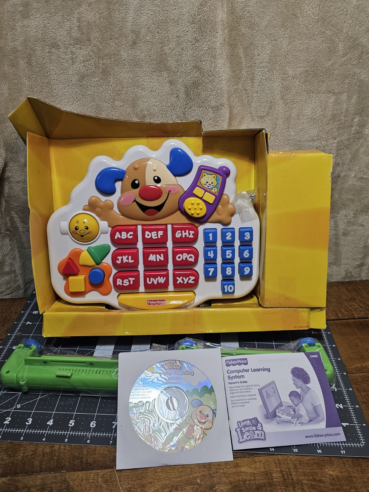 Fisher Price Computer Learning System 9- 36 Months New ABC Laugh Smile Learn