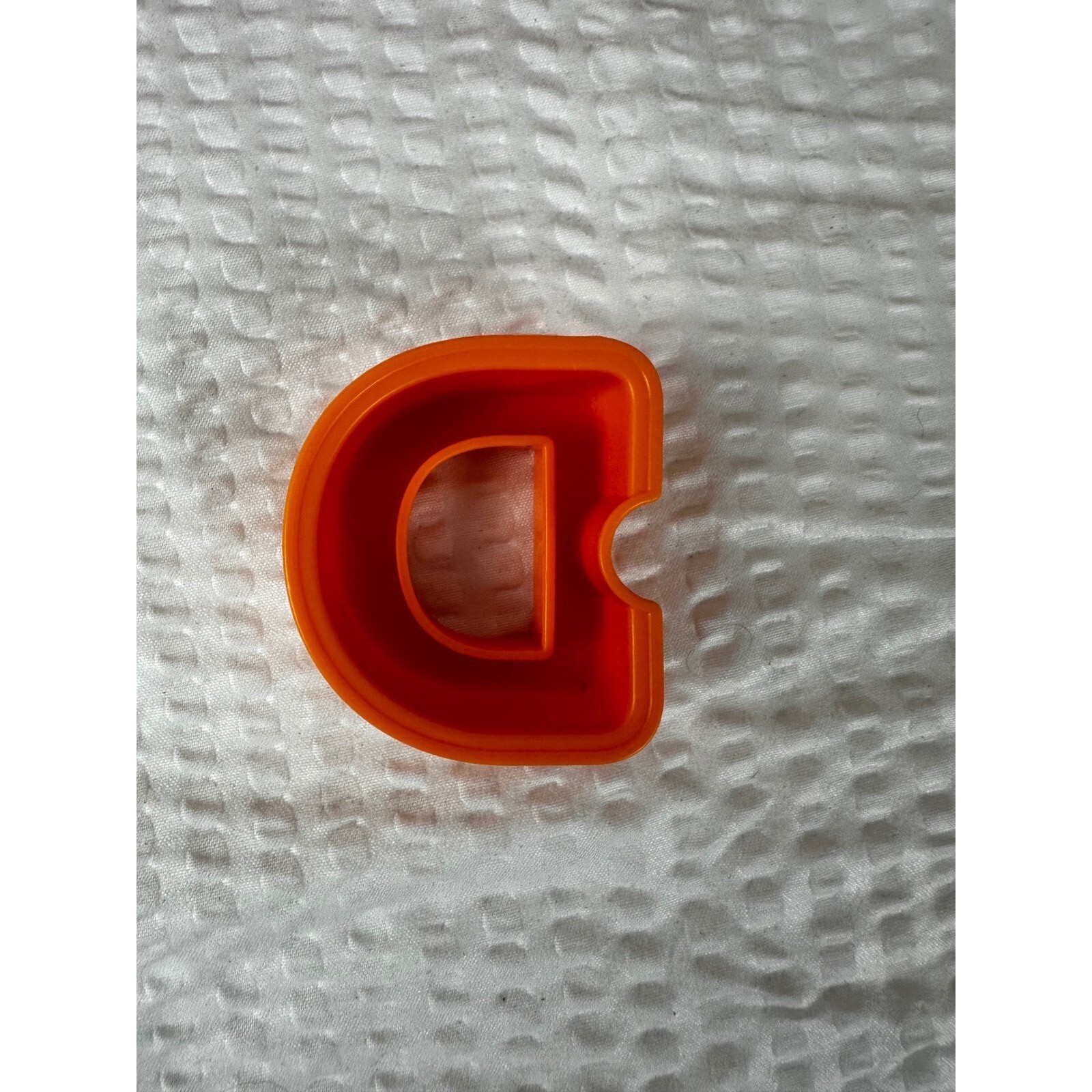Letter “D” for Elmo On The Go learning game.