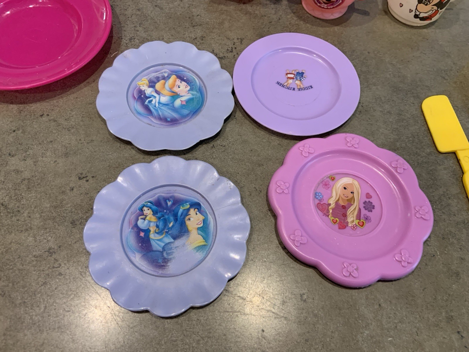 Children’s Kids Play Kitchen Lot 23 Mixer, Cups, Utensils, Pans & More