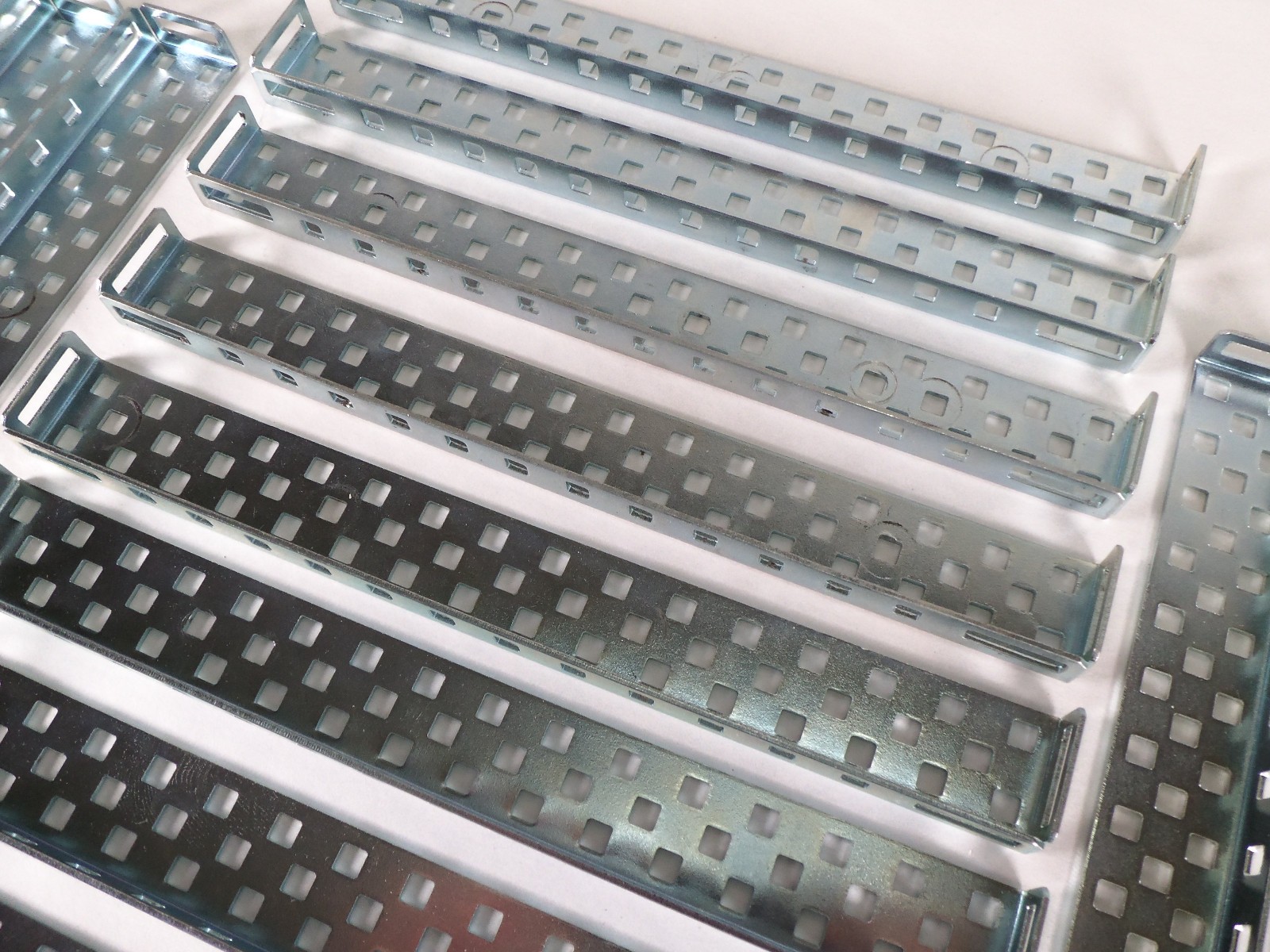 VEX Robotics EXP V5 Steel 16-Hole Chassis Rail x15; 1x2x1x20 C-Channel x2