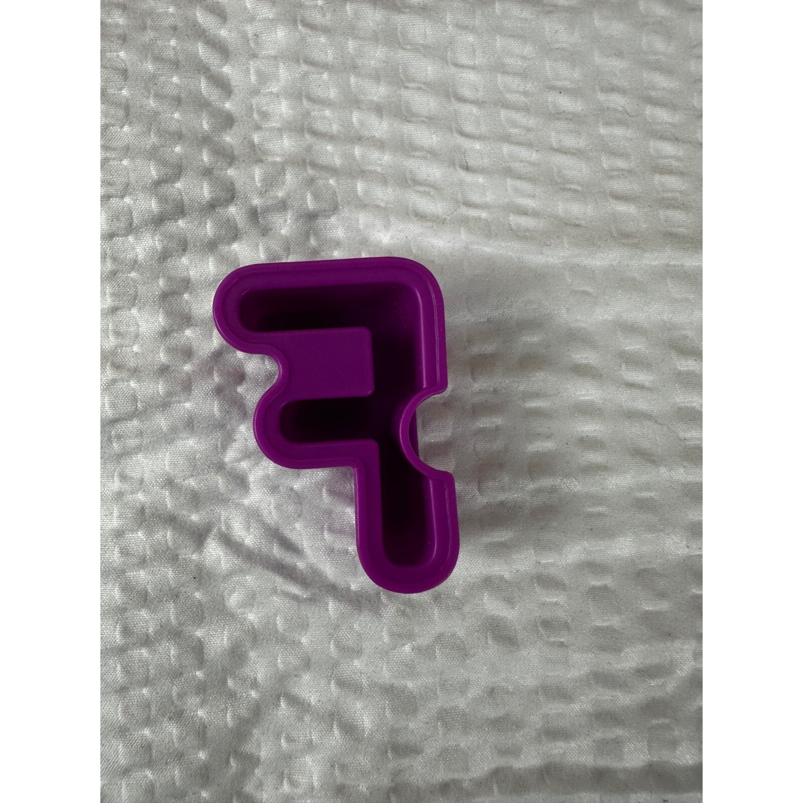 Letter “F” for Elmo On The Go learning game.
