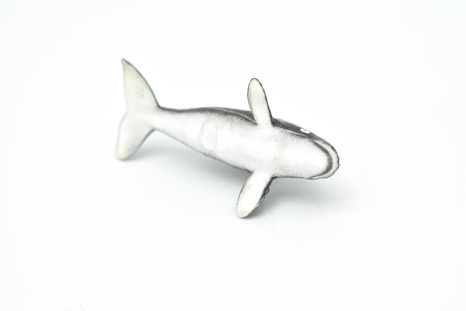 Orca, Killer Whale, Very Nice Plastic Replica 2 3/4″ – F601 B35