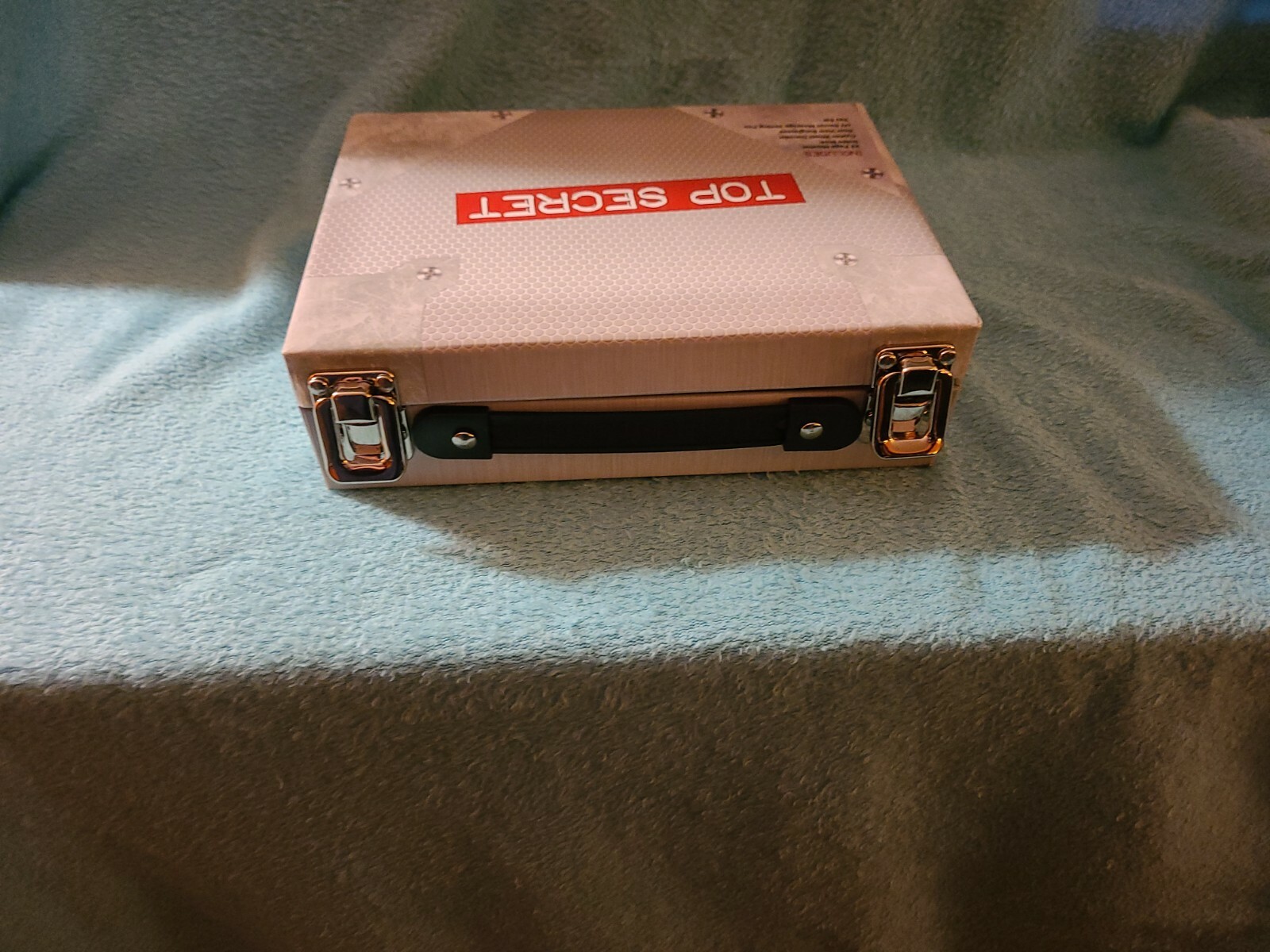 Top Secret I Spy Detective Suitcase and Book Brand New