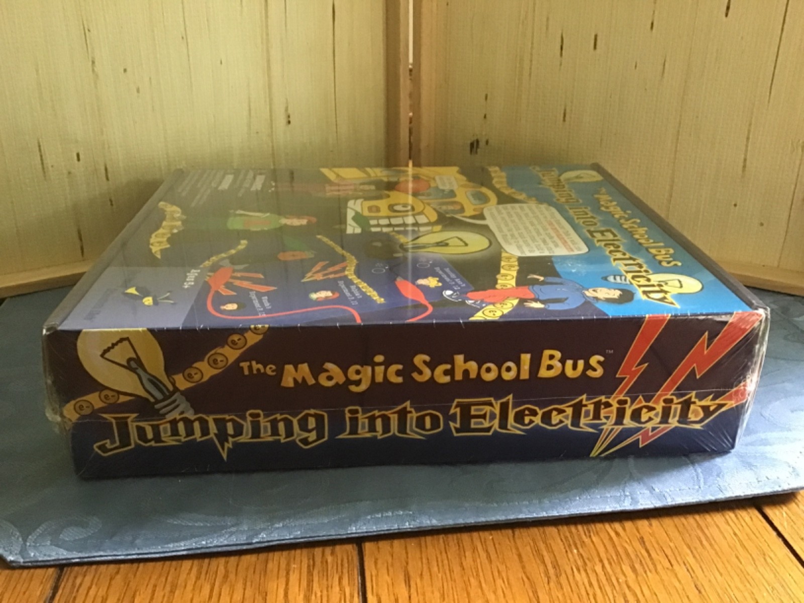 THE MAGIC SCHOOL BUS Jumping Into Electricity Kit *NEW & SEALED*
