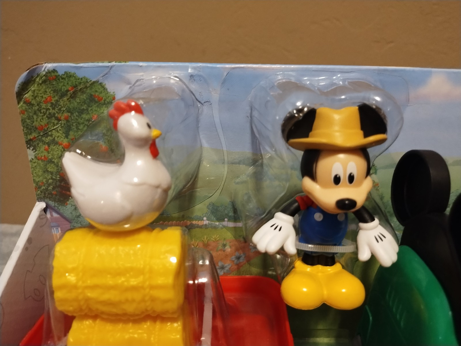 NEW Disney Junior Mickey Barnyard Fun Tractor