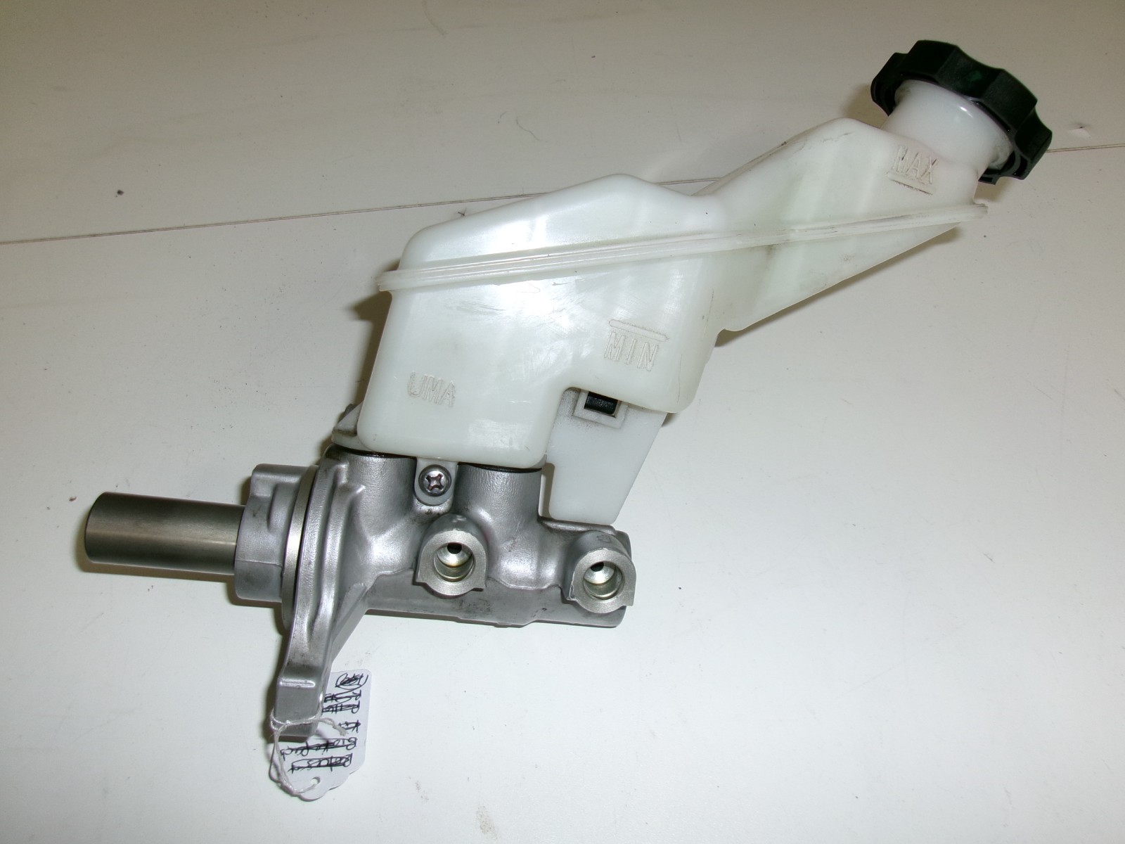 2014-2018 Kia Sorento APM Brake Master Cylinder with Reservoir