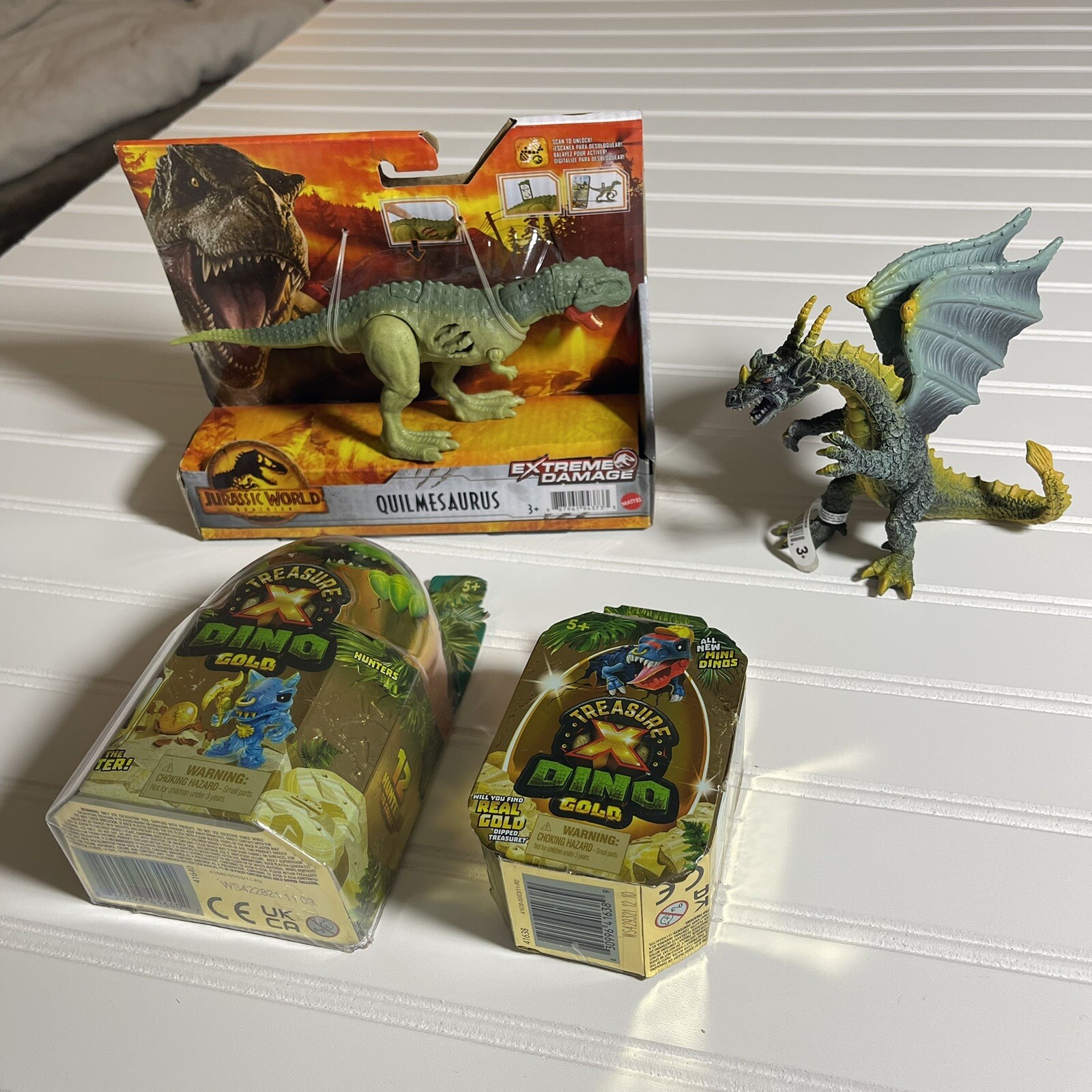 New Bundle of 4 Treasure X Dino Gold Dino Hunters, Jurassic W Quilmesaurus, Drag