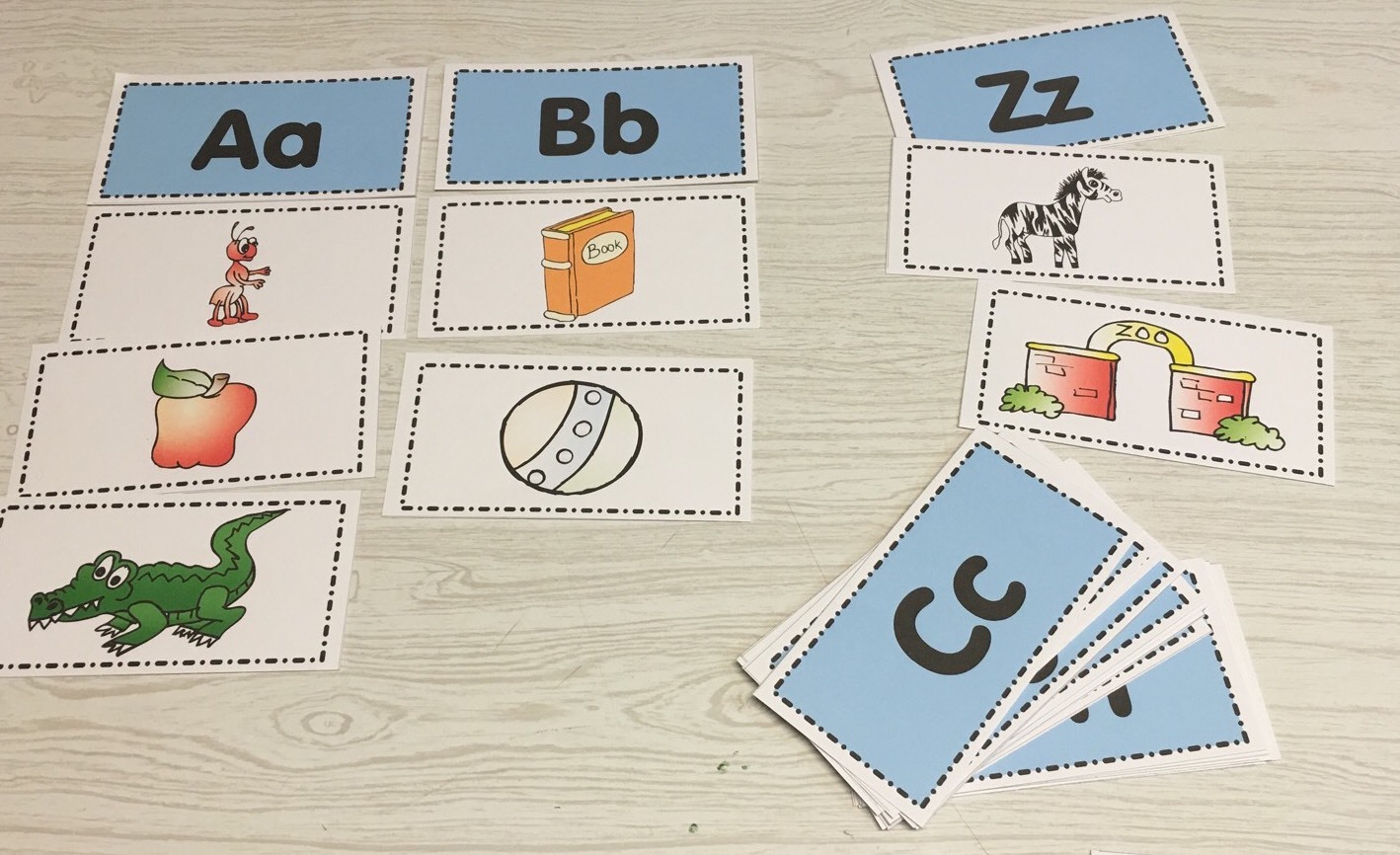 Letters and Pictures – Beginning Phonics Sorting Kit – Montessori Inspired