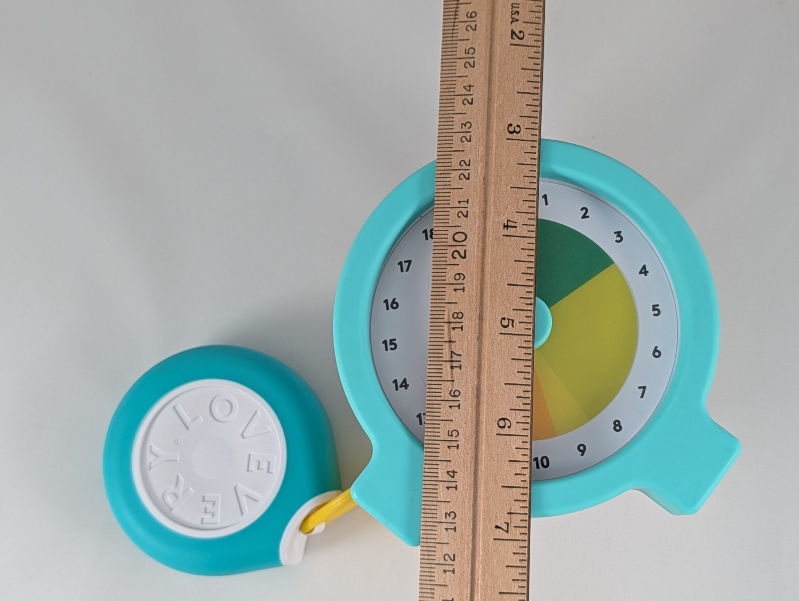 Lovevery Kids Visual Color-Coded Countdown Timer & Retractable Tape Measure Set