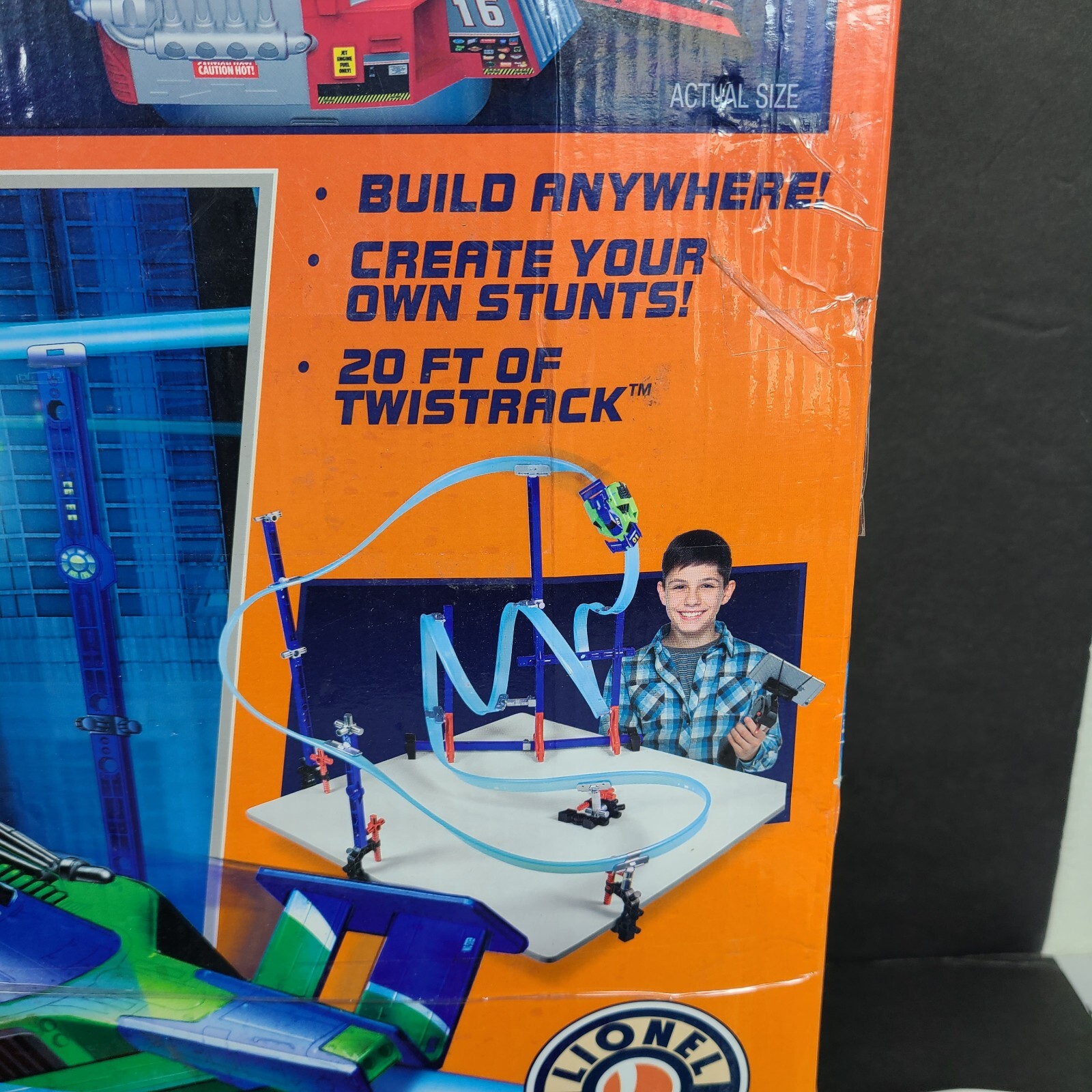 Lionel 7-20004 Mega Tracks Corkscrew Chaos Starter Set – Red Car Pre-Owned Open