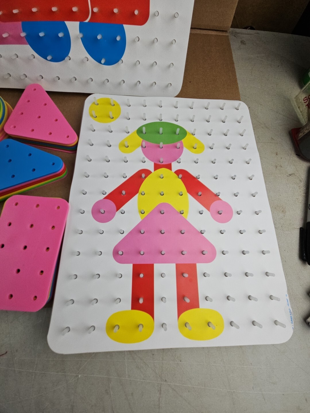1995 Asco Picasco 4 Educational Game Puzzle Peg Board Toy France Learning Game
